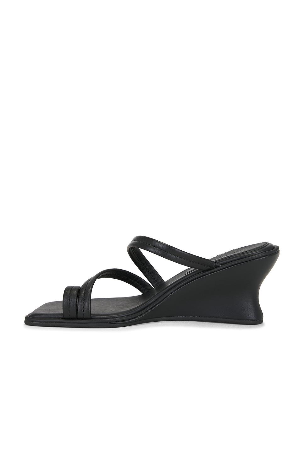 Soft Strap Contour Wedge St. Agni Product Image