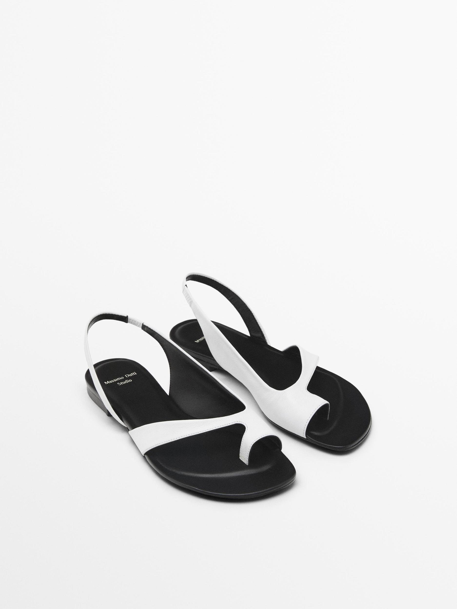 Flat toe divider sandals - STUDIO Product Image
