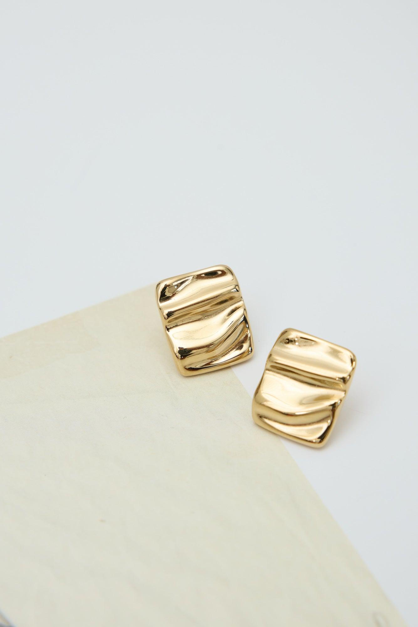 Lisa Earrings Gold Product Image