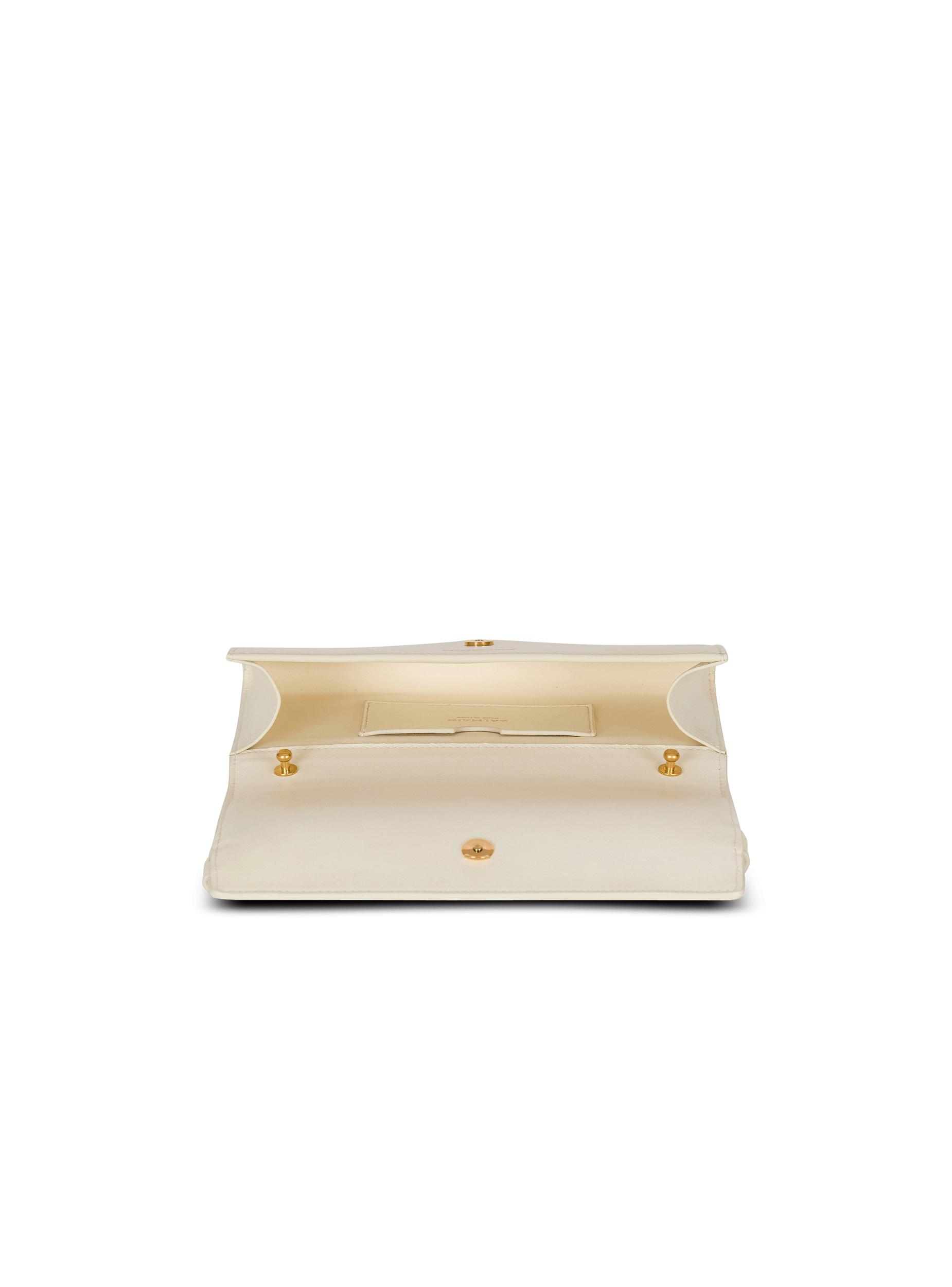 Crinkled leather wallet with Shuffle chain Product Image