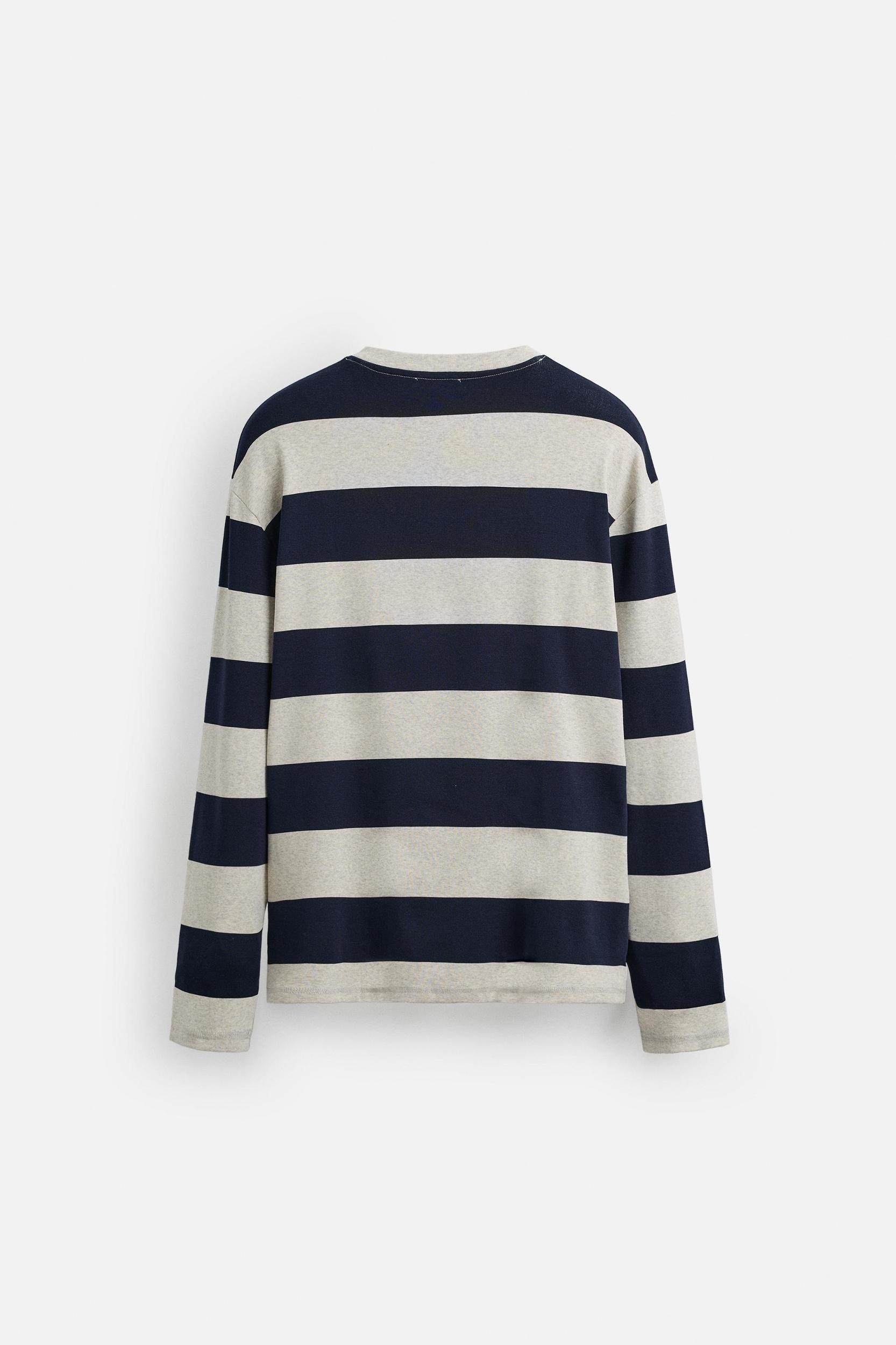 STRIPED T-SHIRT Product Image