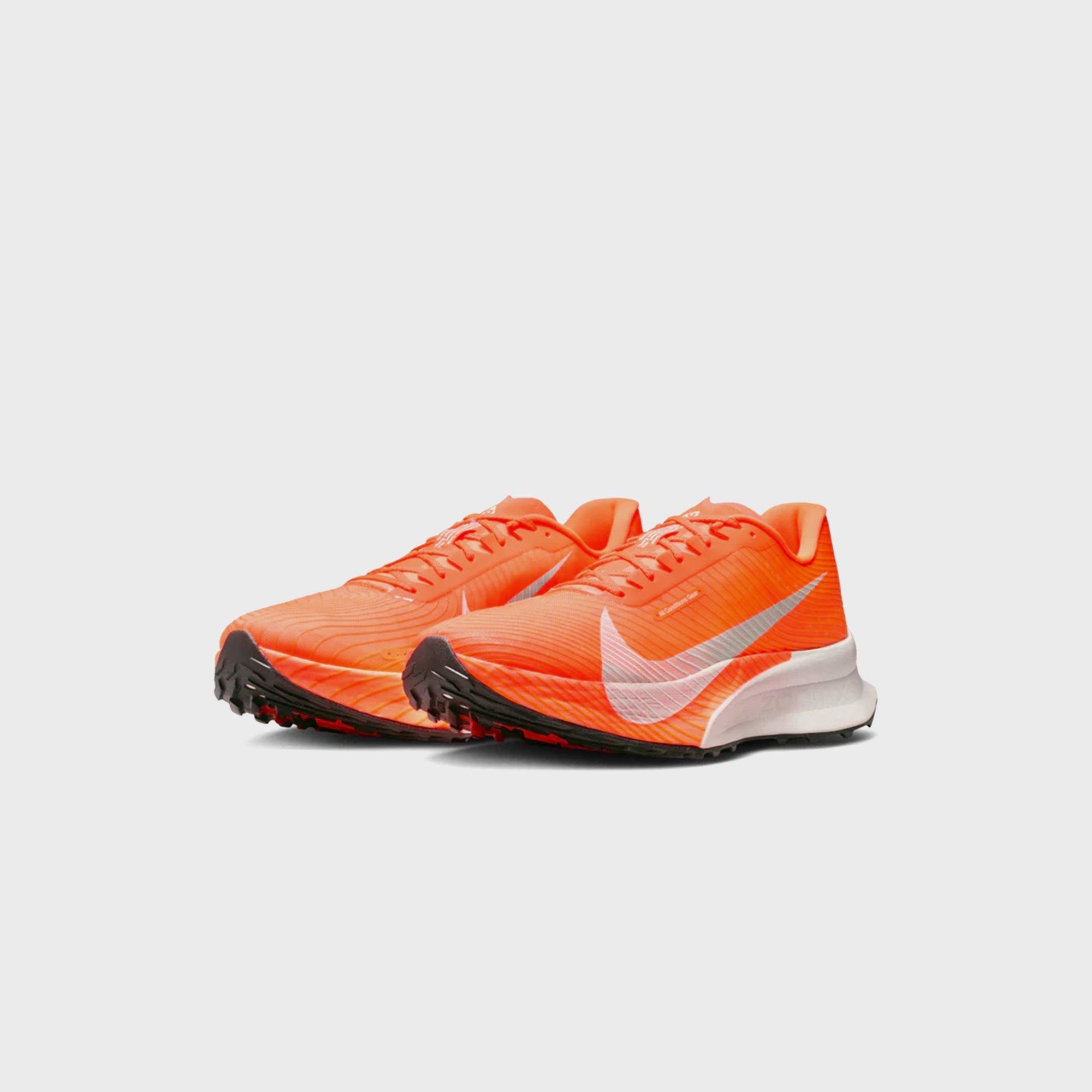 Nike ACG Ultrafly Trail - Hyper Crimson / Total Orange / Vivid Purple / White Male Product Image
