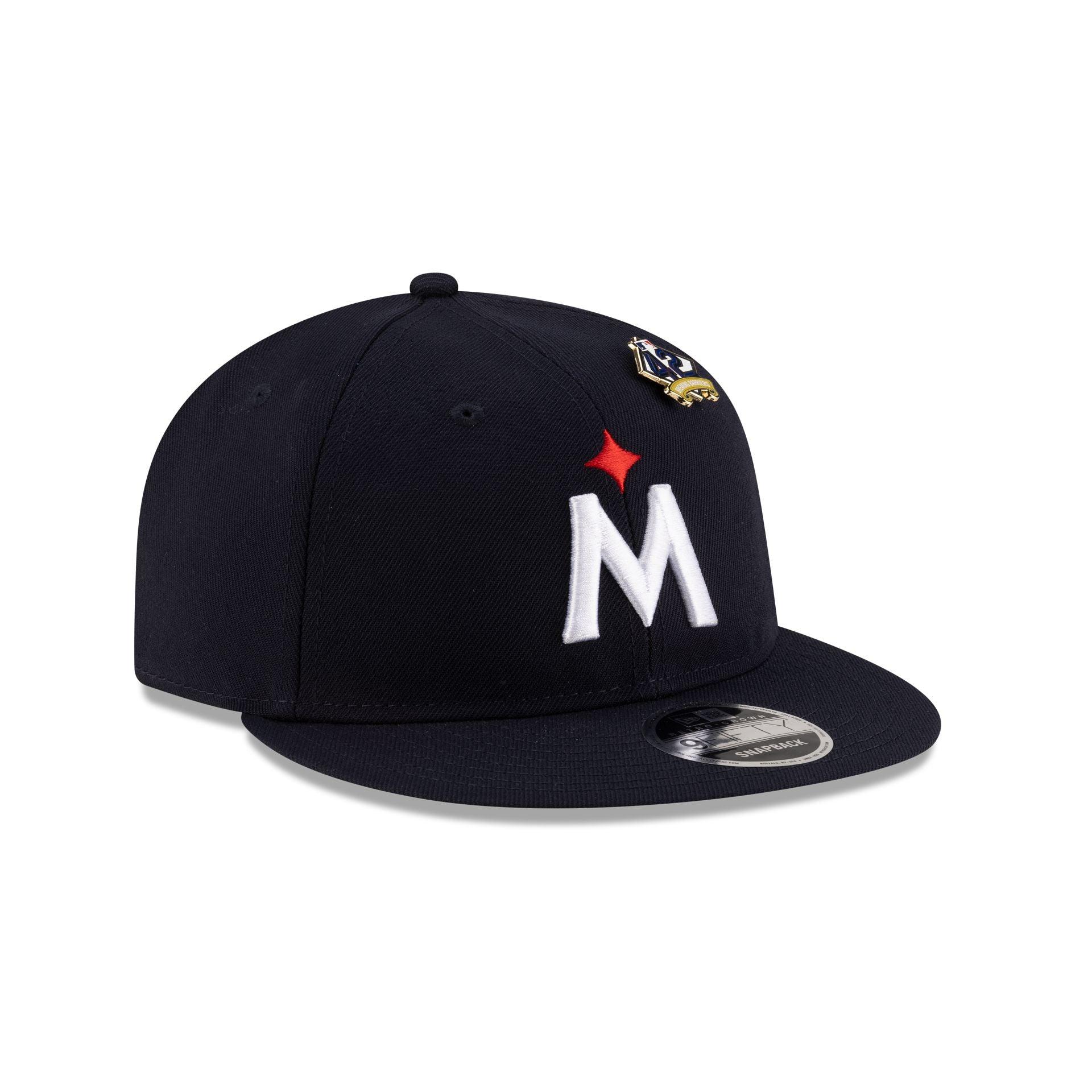 Cleveland Guardians Metallic Gold Logo 59FIFTY Fitted Hat Male Product Image