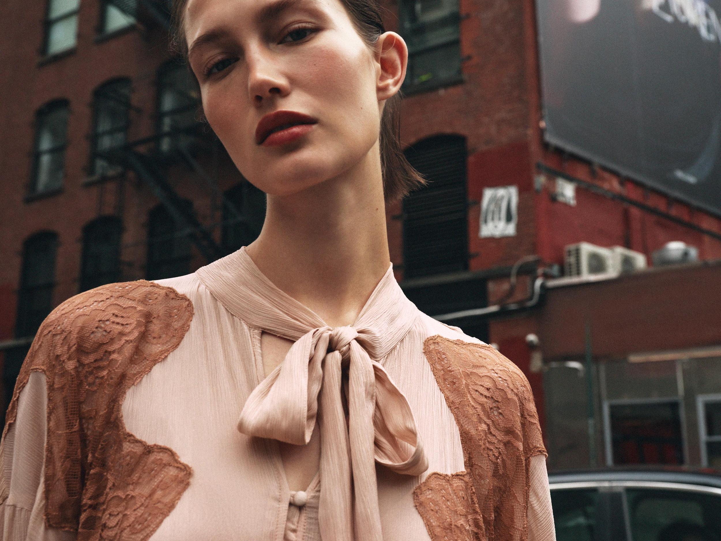 LACE COMBINATION BOW DRESS Product Image