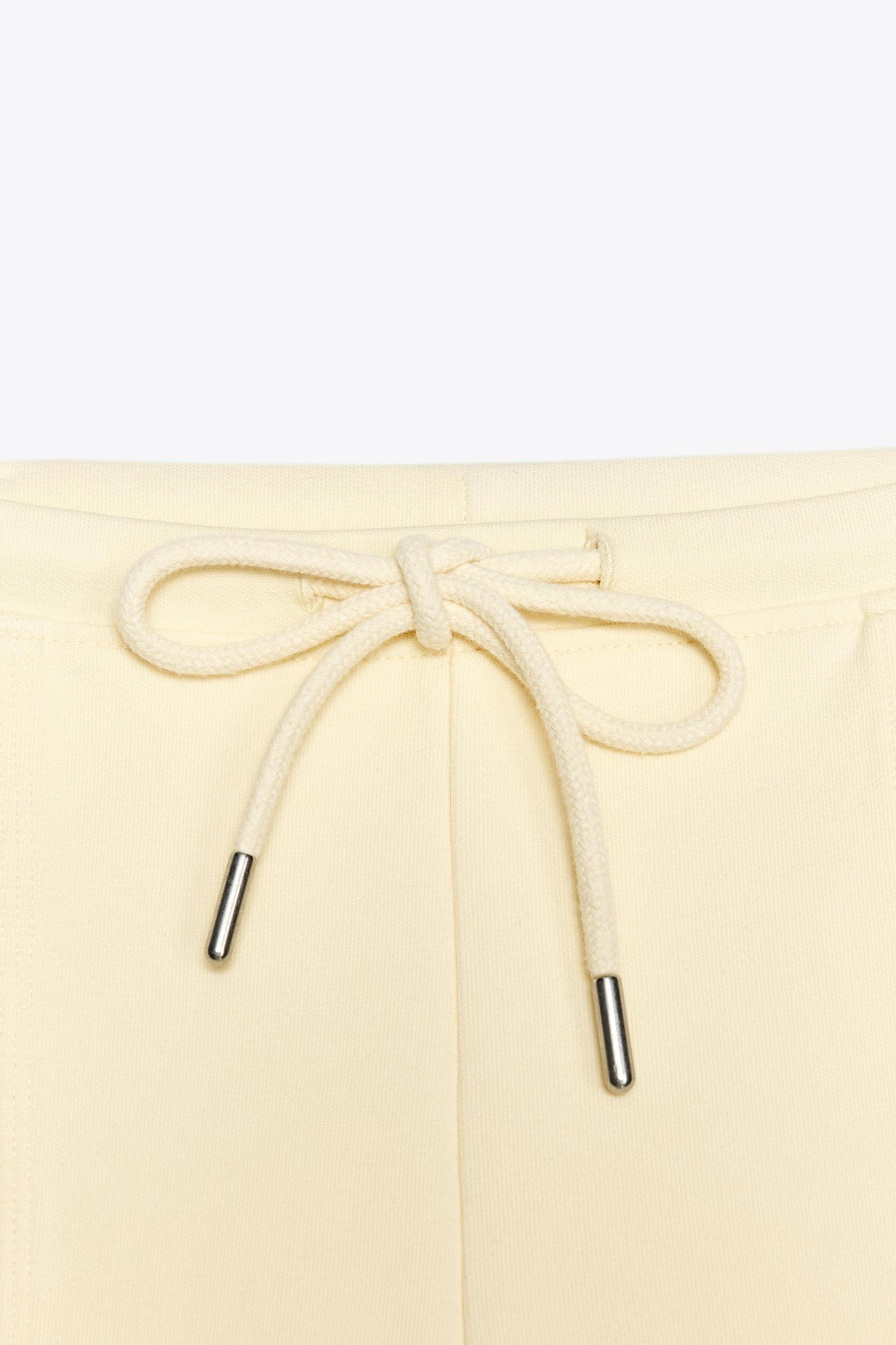 INTERLOCK SHORTS Product Image