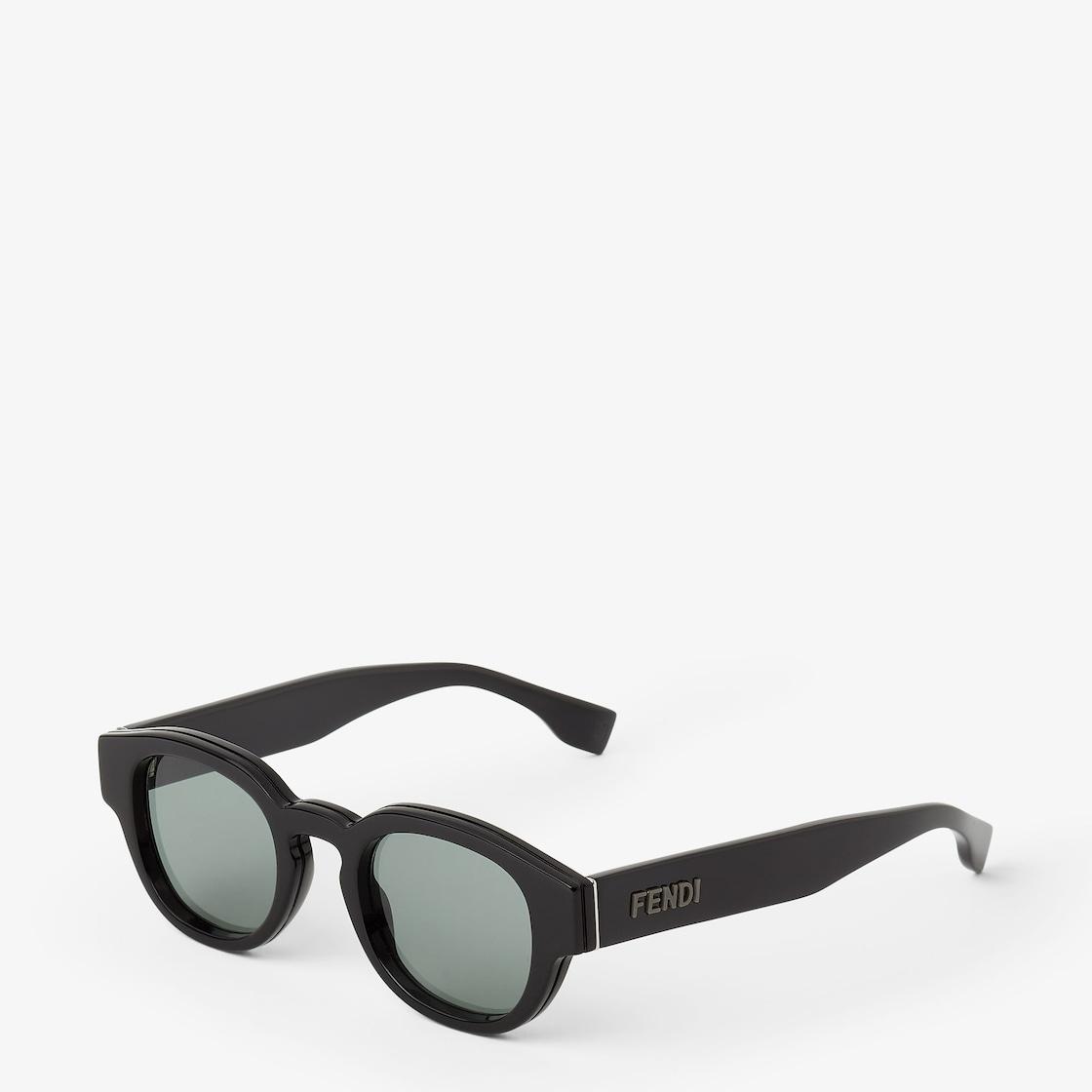 Signature Black acetate sunglasses Product Image