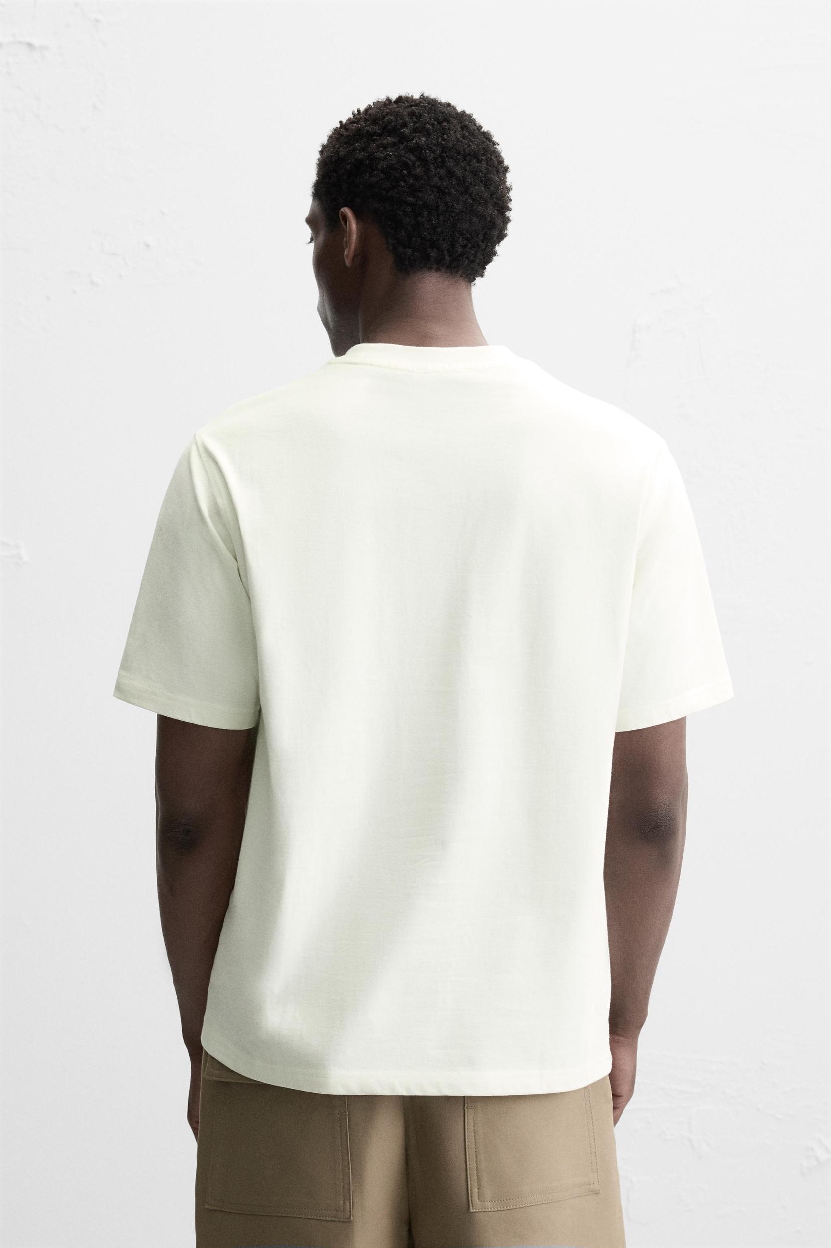 CONTRAST PRINT T-SHIRT Product Image