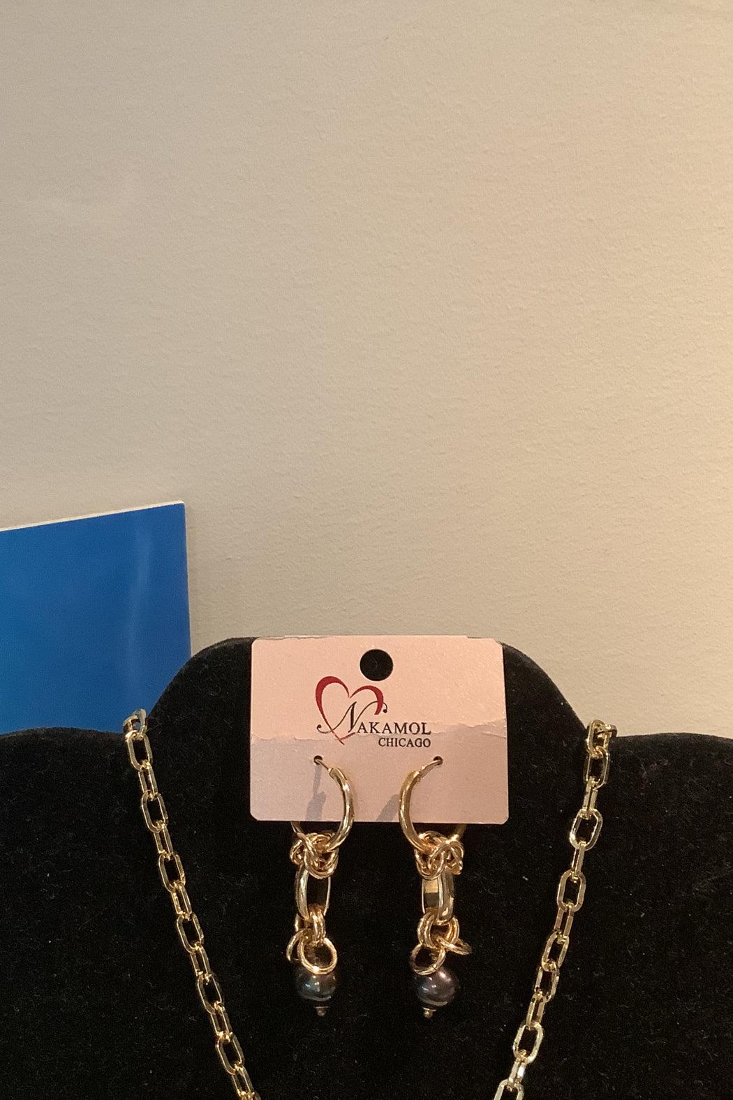 Pearl Dangle Earrings Product Image