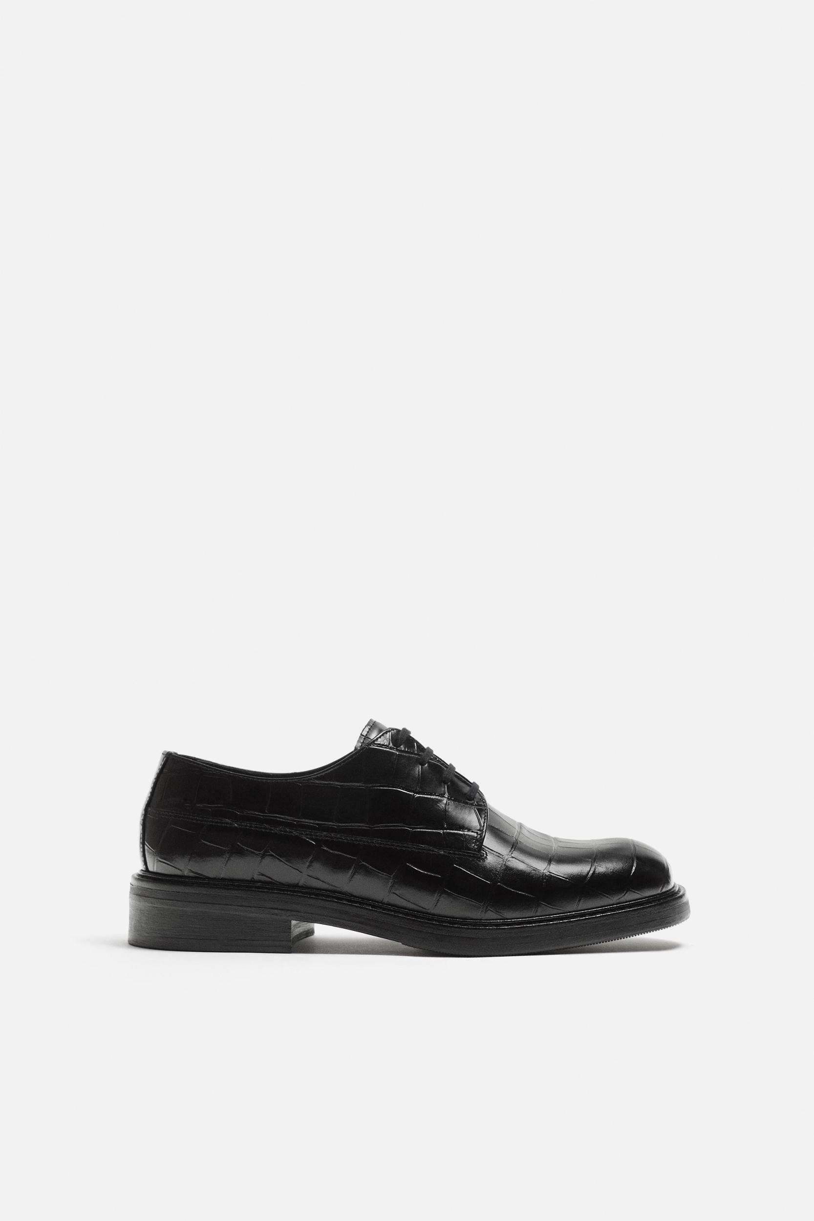 EMBOSSED LEATHER SHOE Product Image