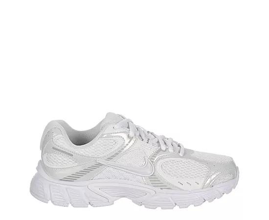 Nike Womens V5 RNR Shoes with Reflective Accents | HQ7901-101 Product Image