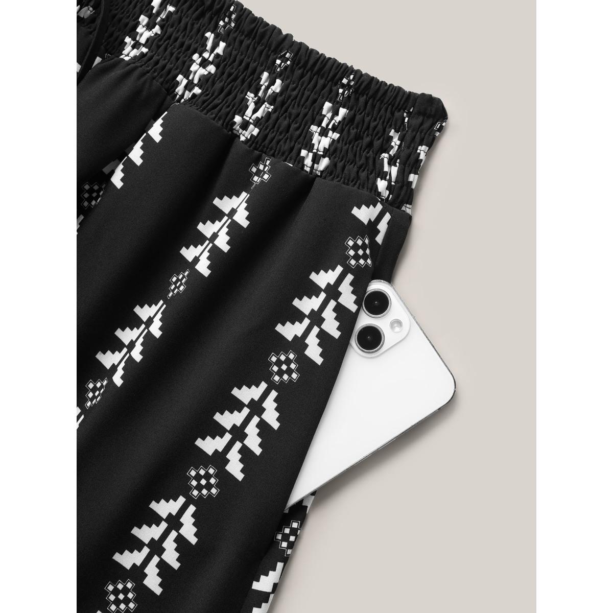 Plus Size Geometric Print Wide-Leg Shorts Women Black Resort Drawstring Wide Leg Vacation Shorts BloomChic 26/4X Product Image