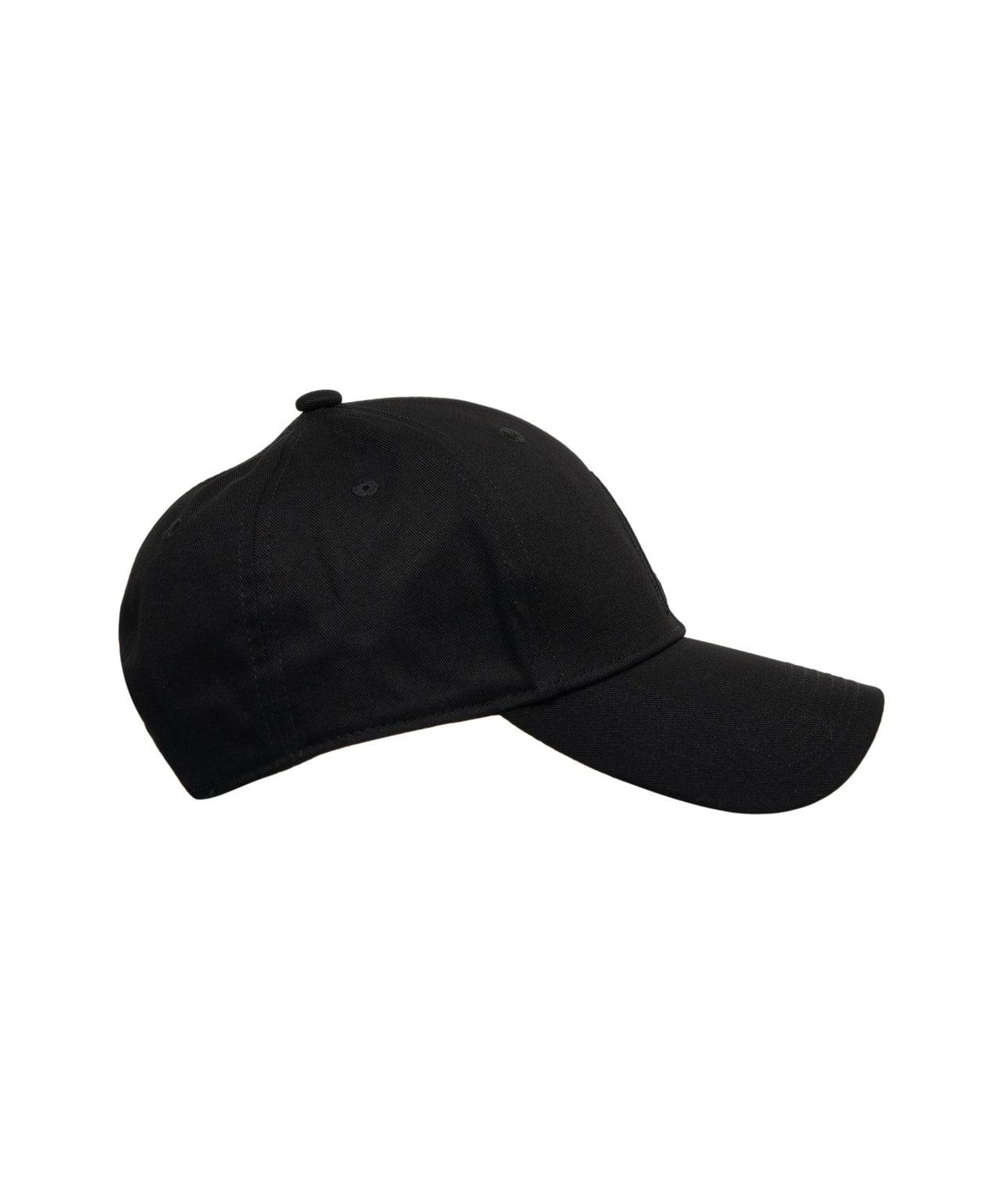 Baseball cap with logo embroidery Product Image