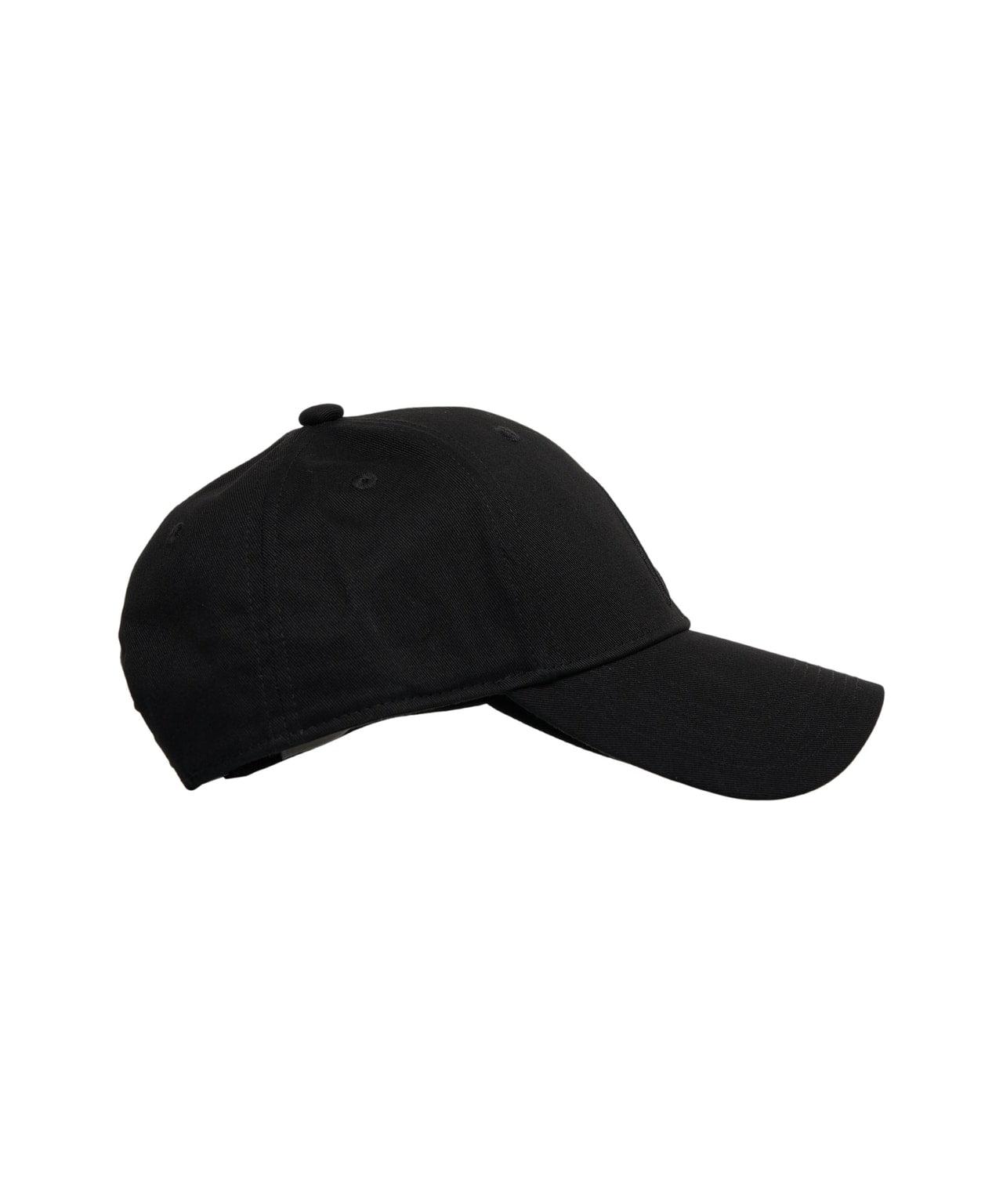 Baseball cap with logo embroidery Product Image
