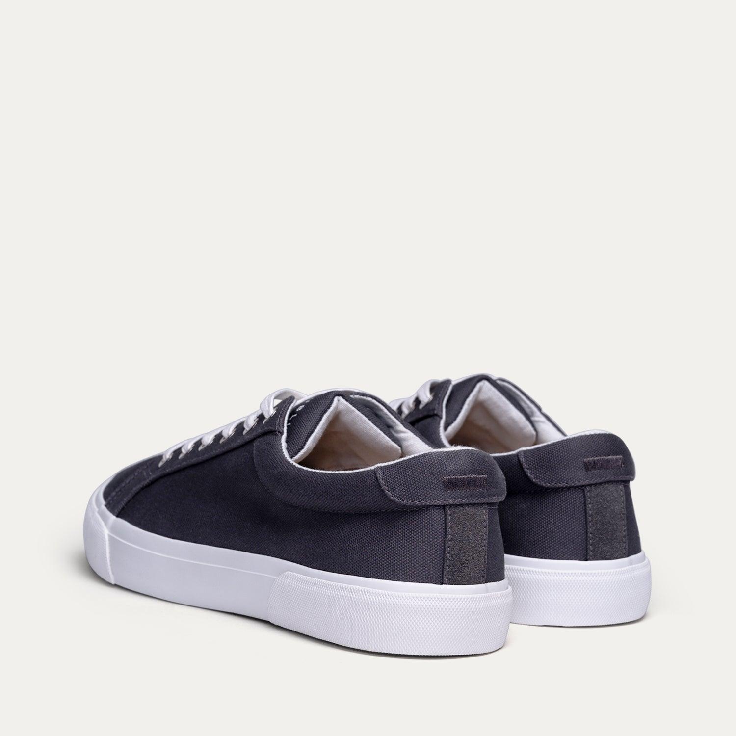 Bowery Canvas Sneaker Male Product Image