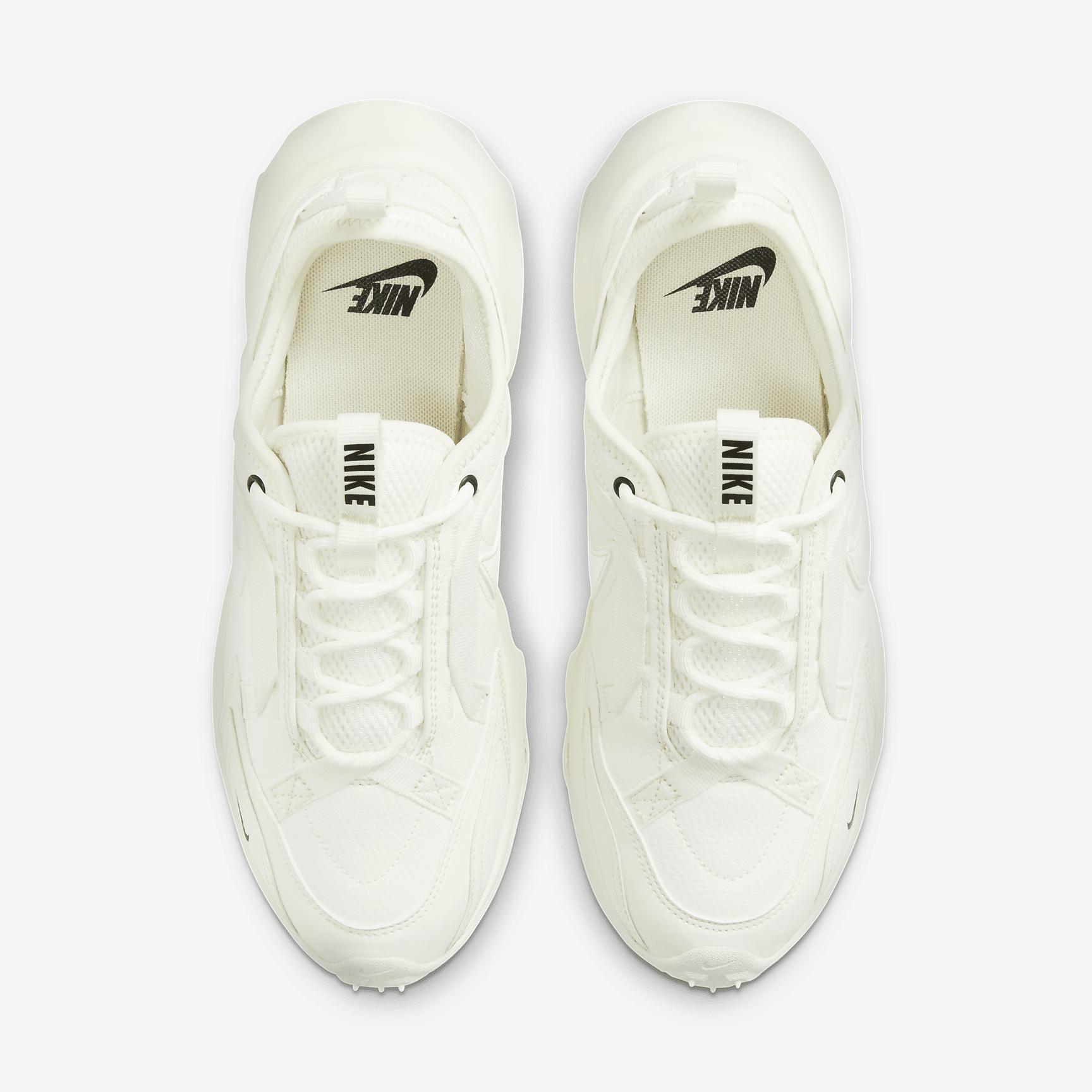 Nike Womens Nike TC 7900 - Womens Shoes Lt Brown/Armory Navy/Pale Ivory Product Image