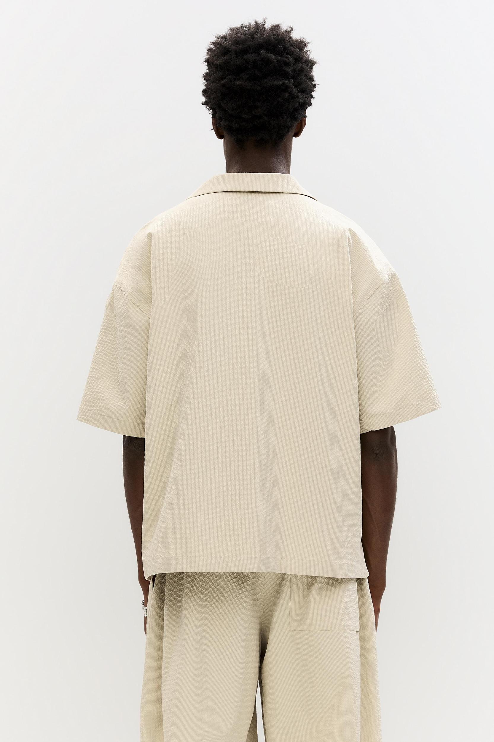 Short sleeve seersucker shirt Product Image