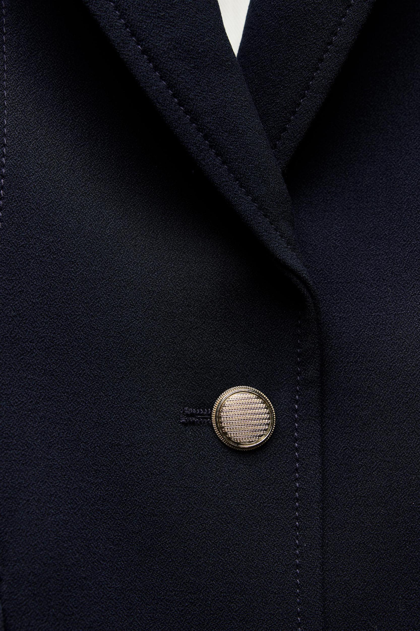 FITTED SHOULDER PAD BLAZER Product Image