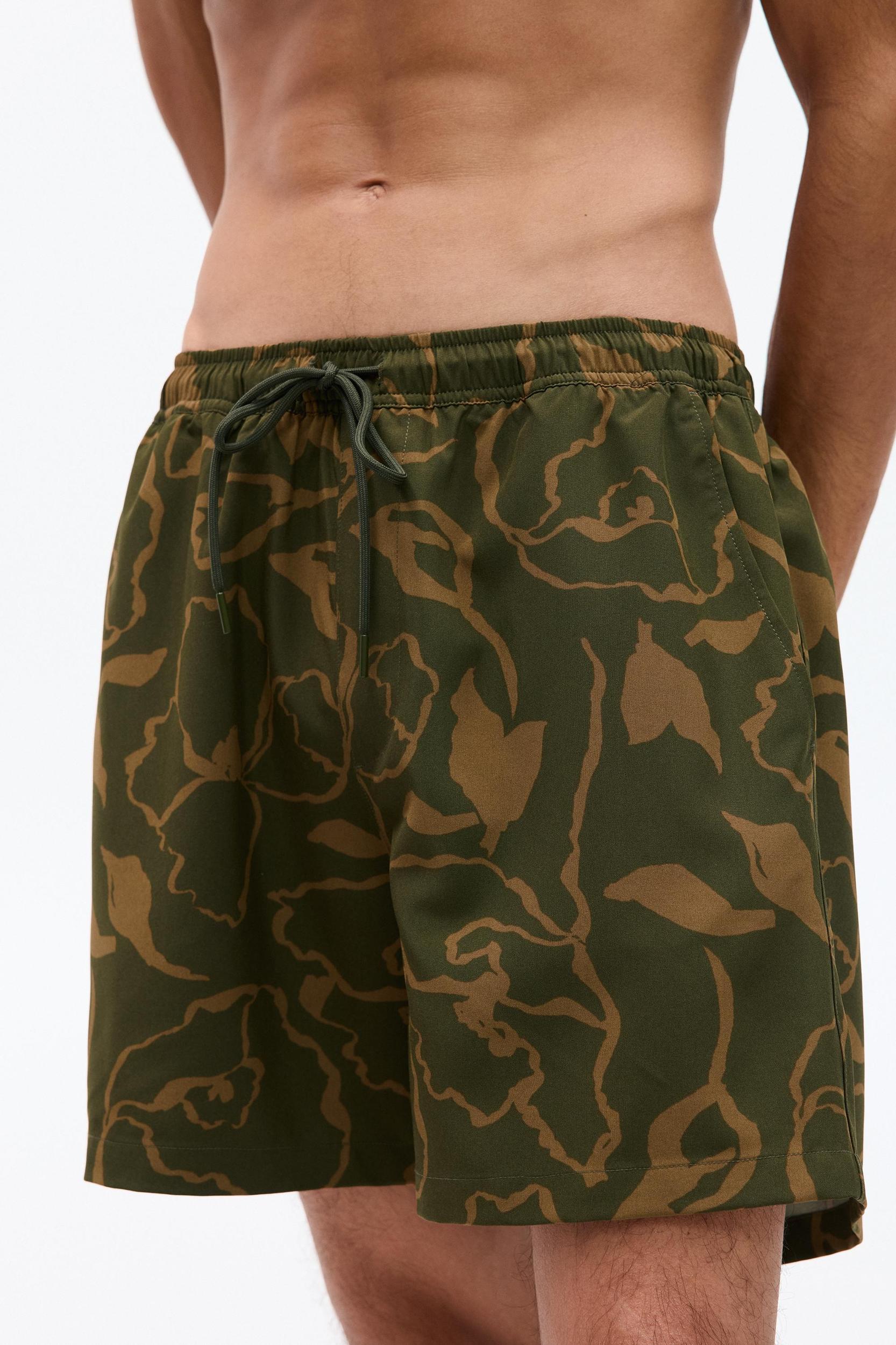 Printed board shorts Product Image