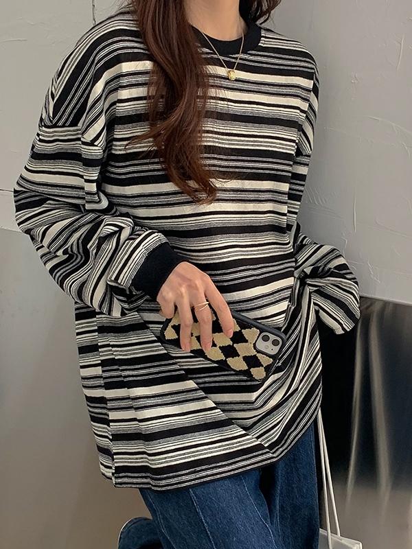 Vintage Striped Crew Neck Pullover Sweater Product Image