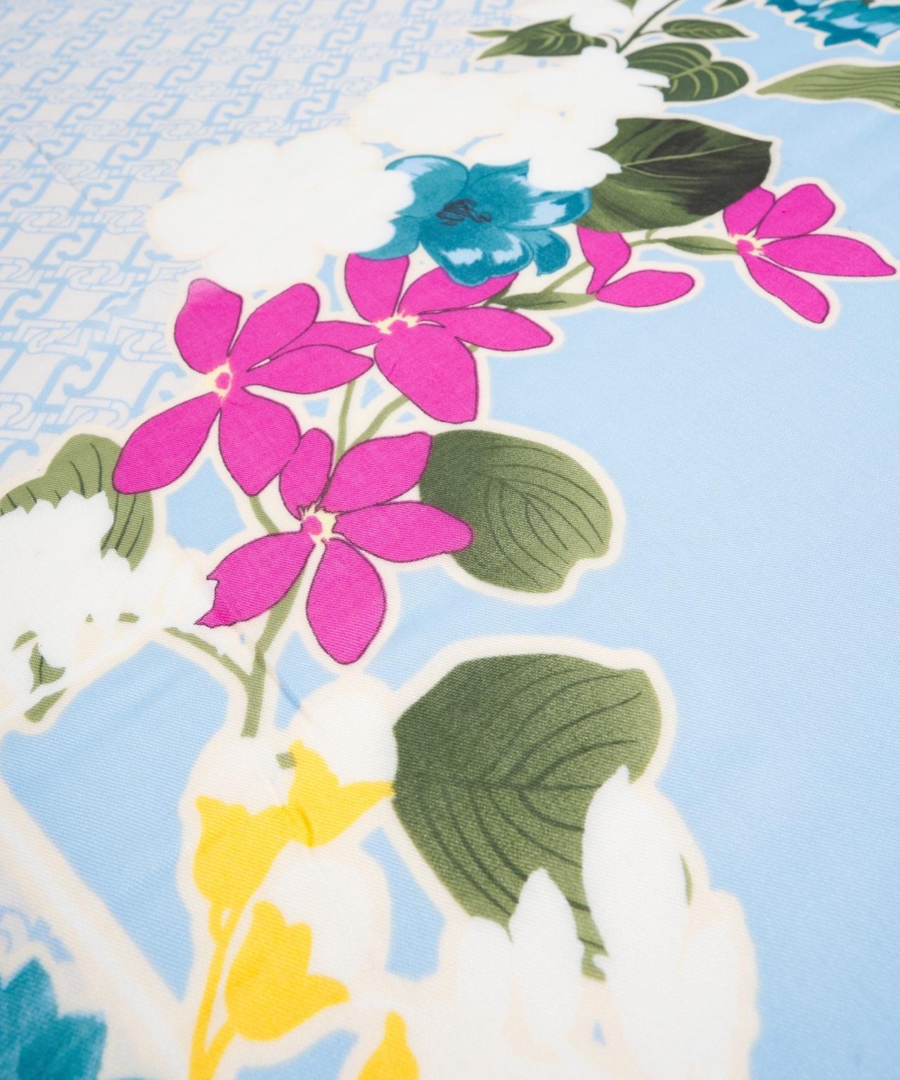 Shawl with floral print Product Image