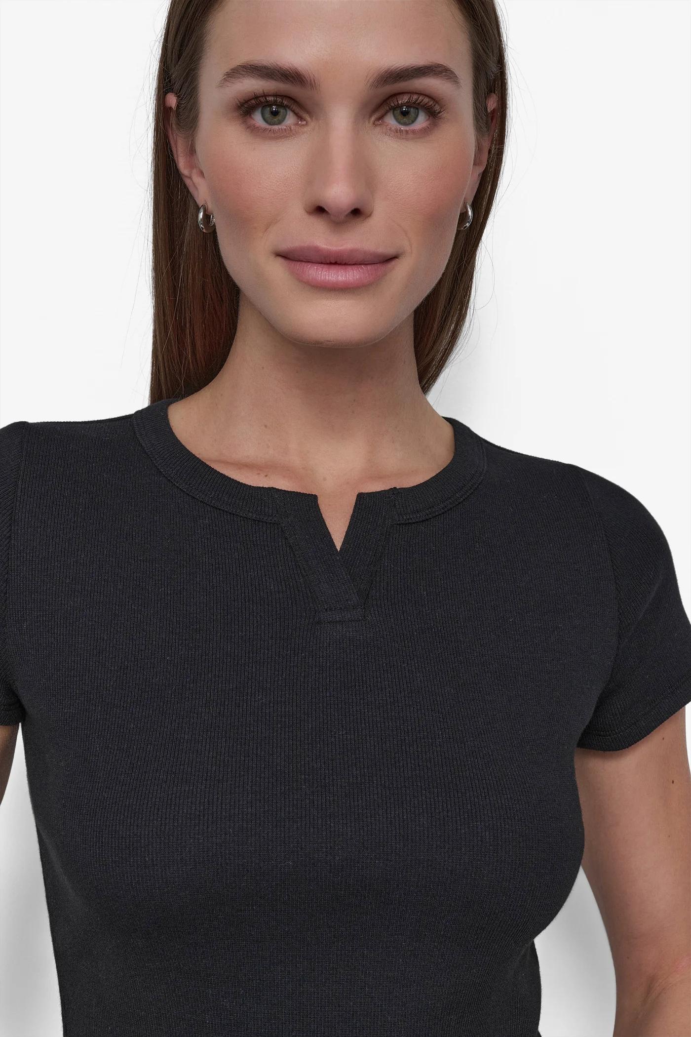 CROPPED NOTCH NECK PERFORMANCE TEE Product Image