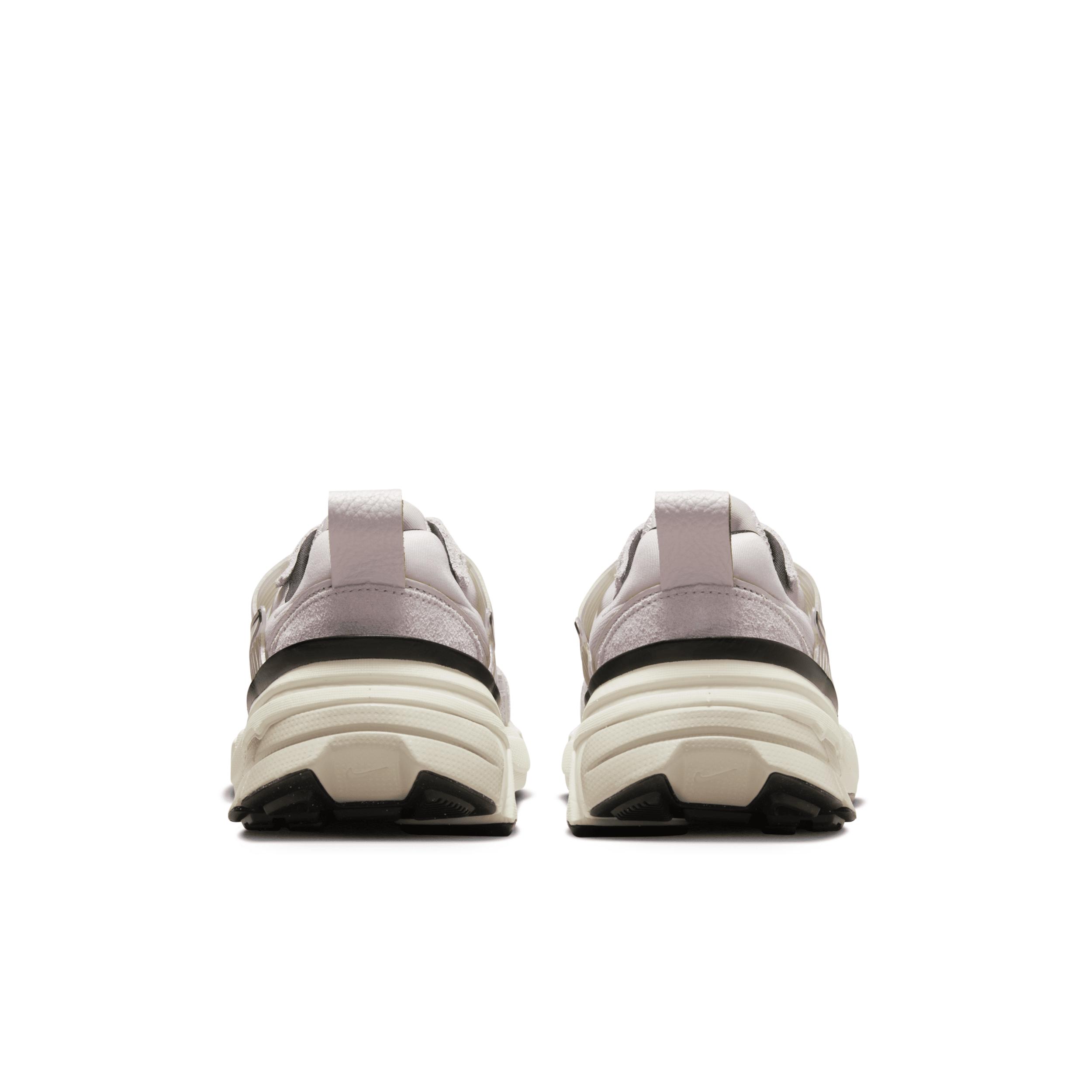 Nike Womens V2K Run Shoes | FN6703-001 Product Image