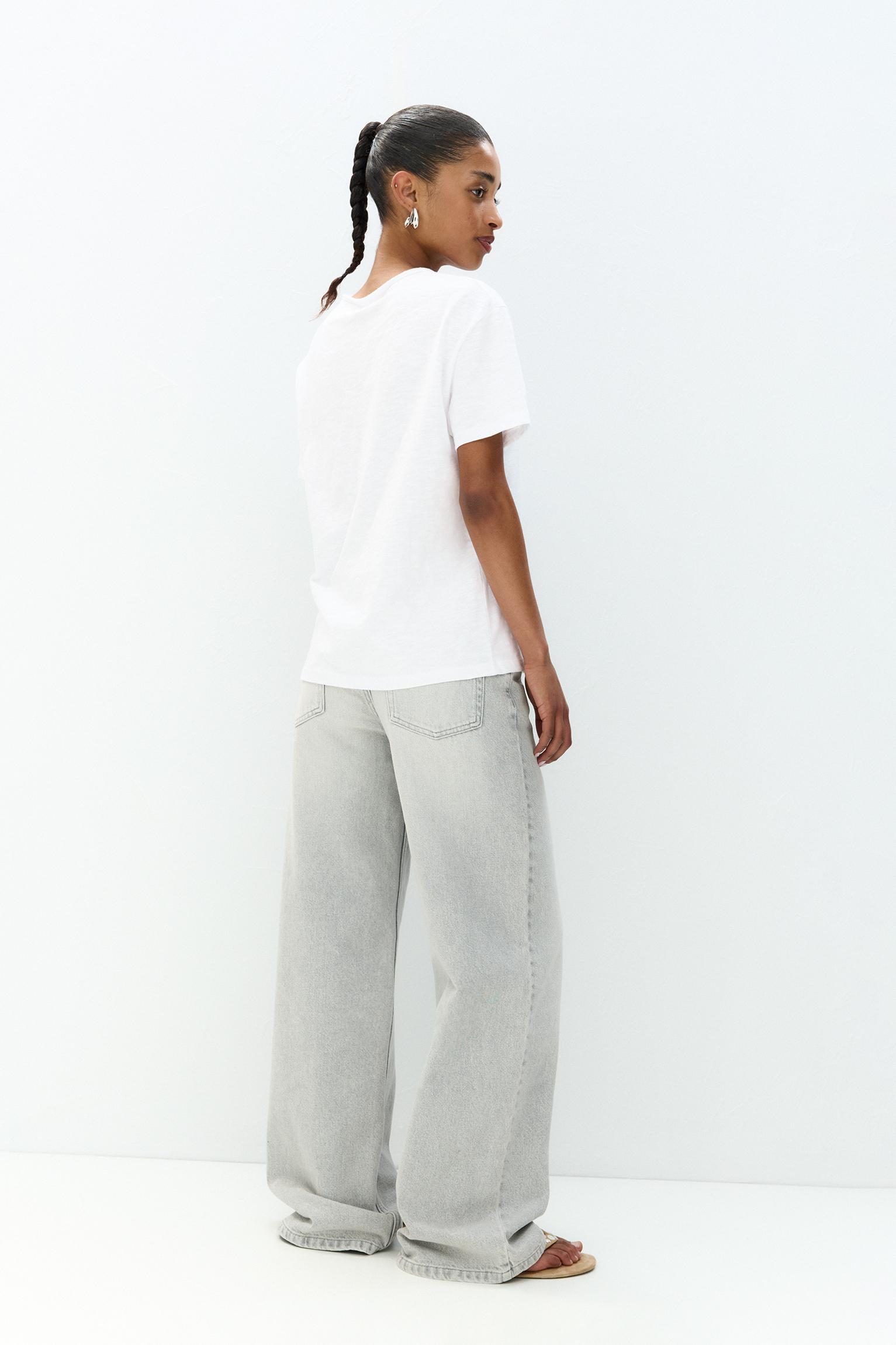 T-shirt with unfinished trims Product Image