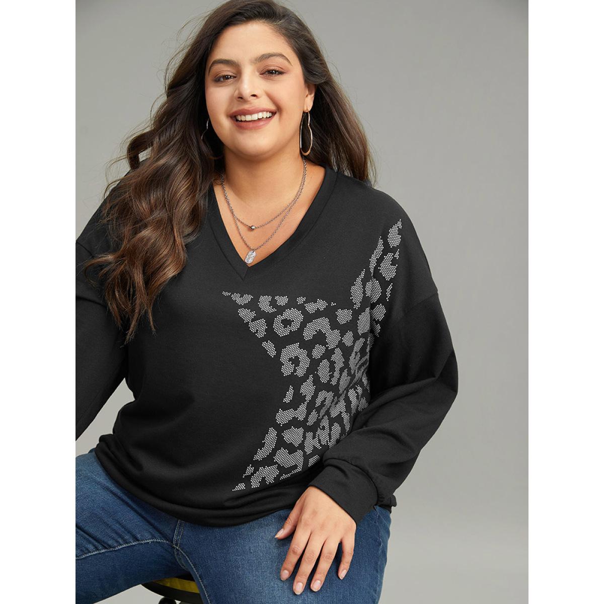 Plus Size Leopard & Star Print Round Neck Sweatshirt Women Black Casual Printed V-neck Dailywear Sweatshirts BloomChic 18-20/2X Product Image