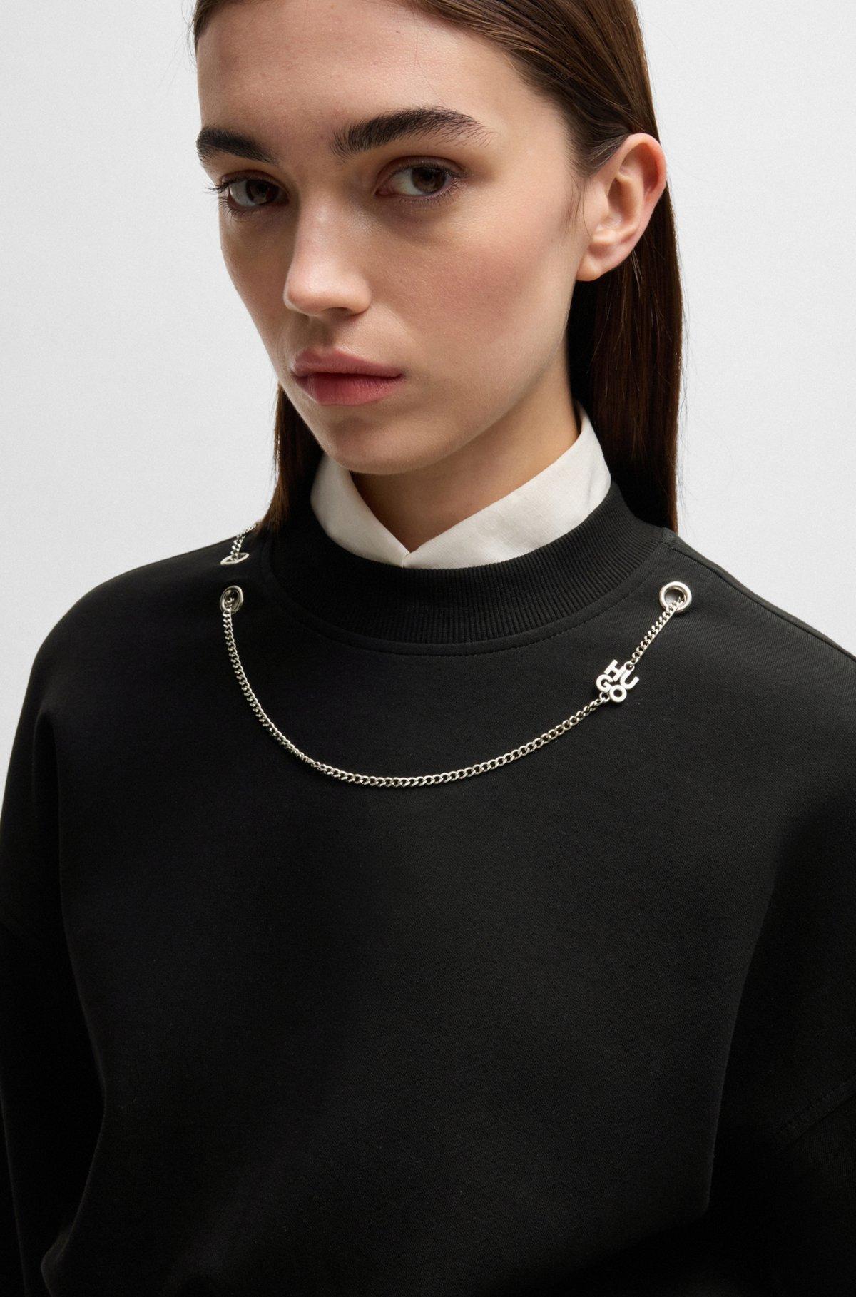 Sweatshirt with detachable signature chain Product Image