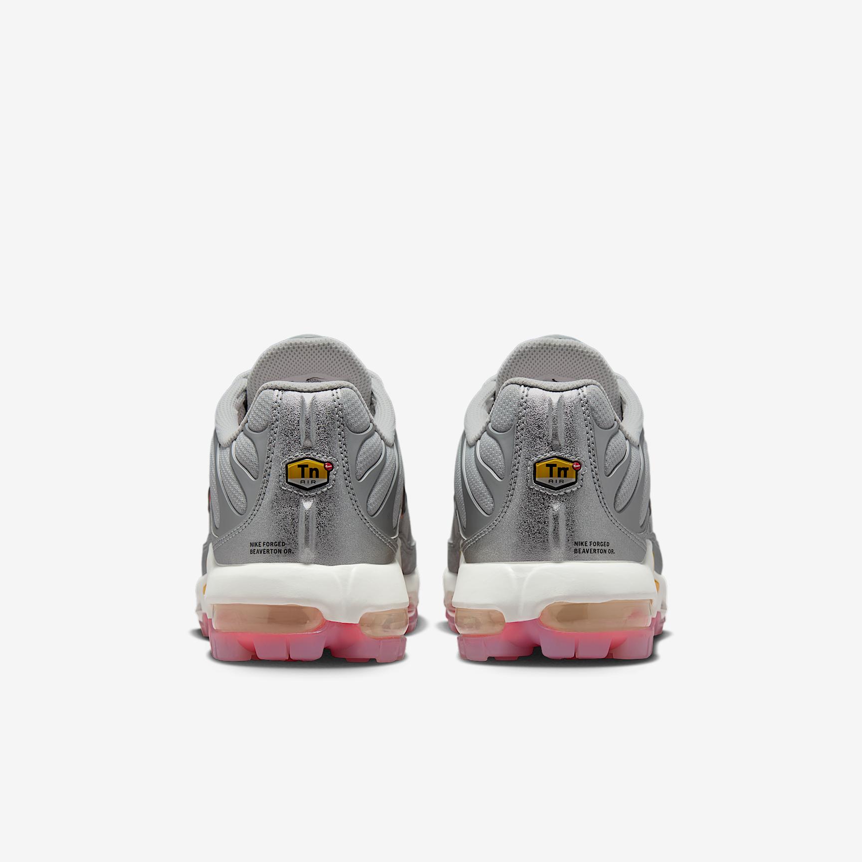 Nike Men's Air Max Plus G Golf Shoes Product Image