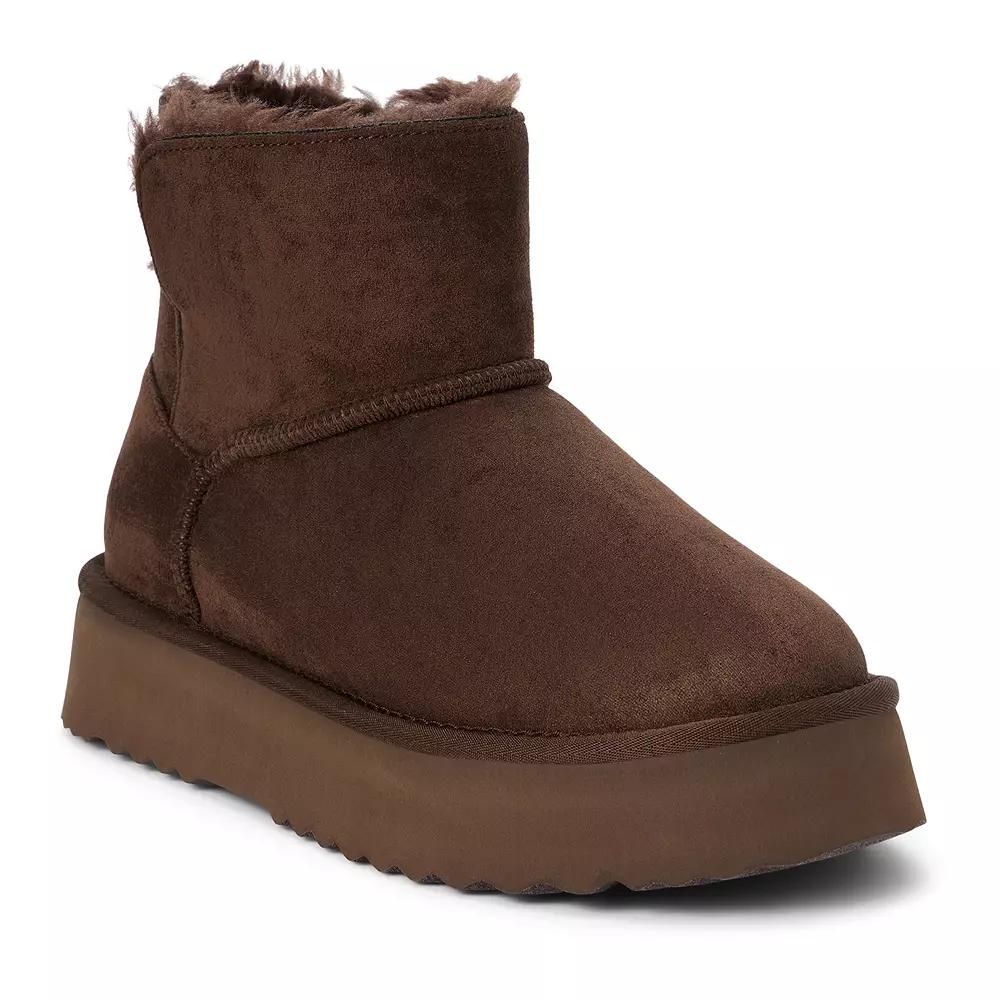Beach Womens Yukon Shearling Boot Faux Furr Product Image