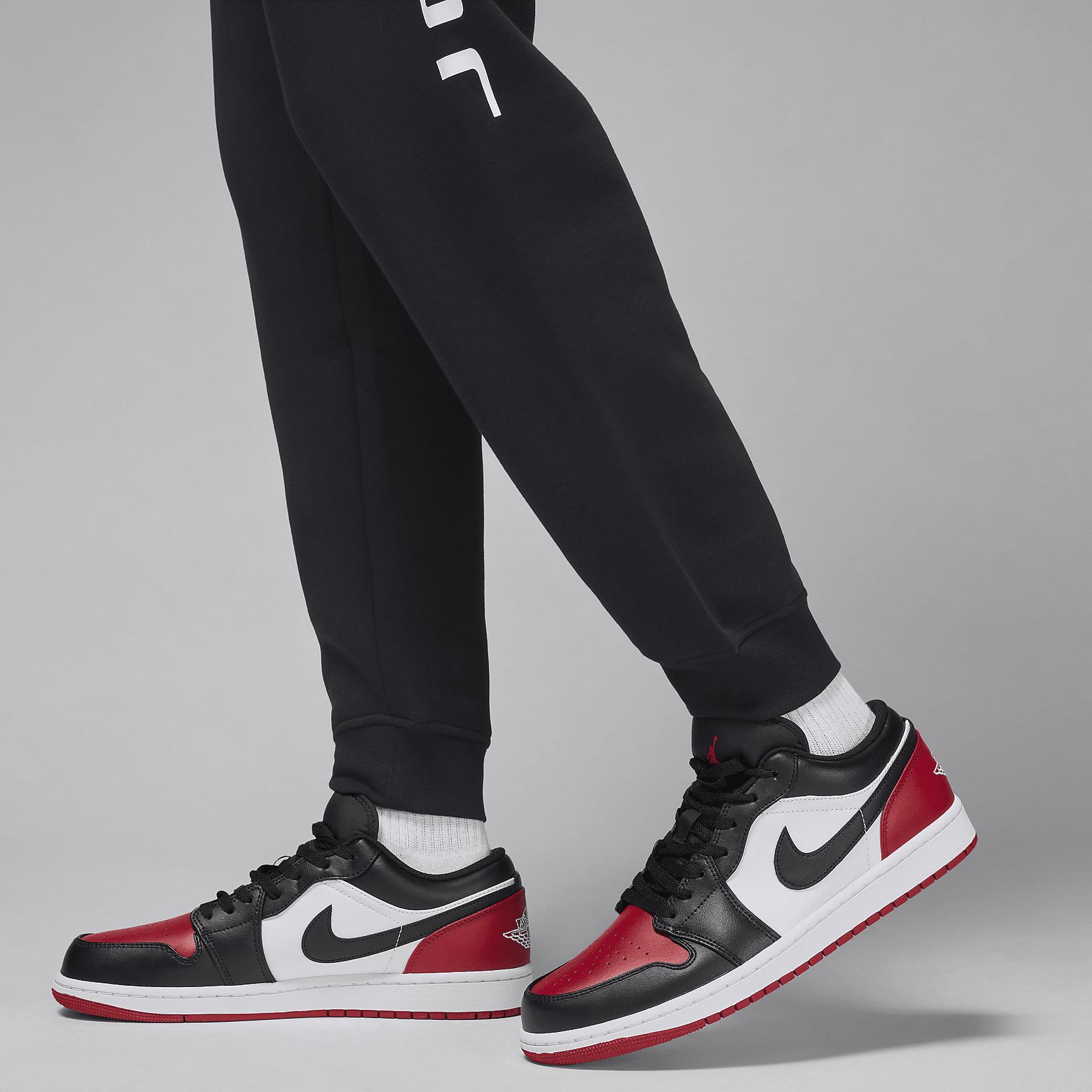 Jordan Essentials Men's Fleece Joggers Product Image
