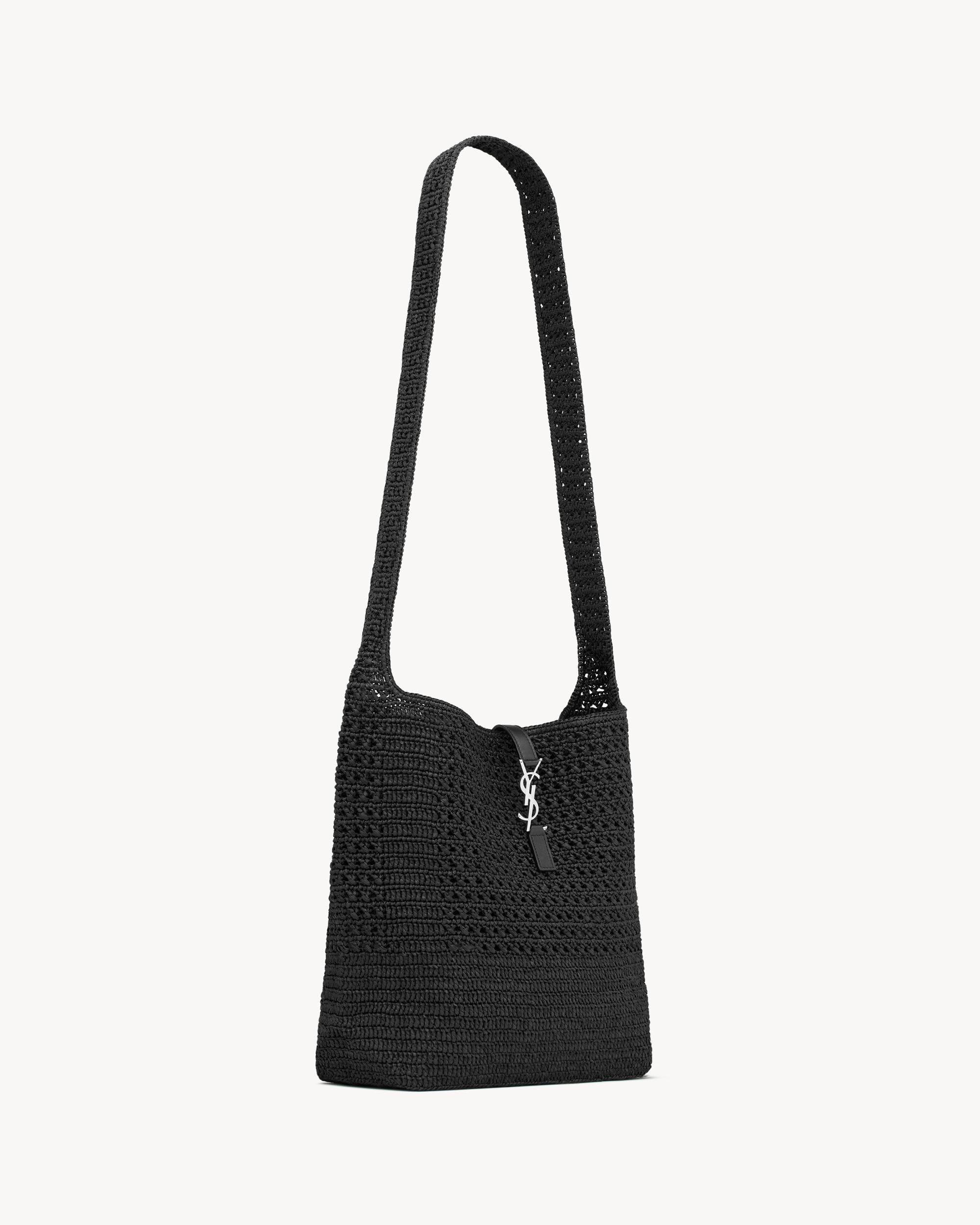 LE 5 À 7 medium tote in raffia Product Image