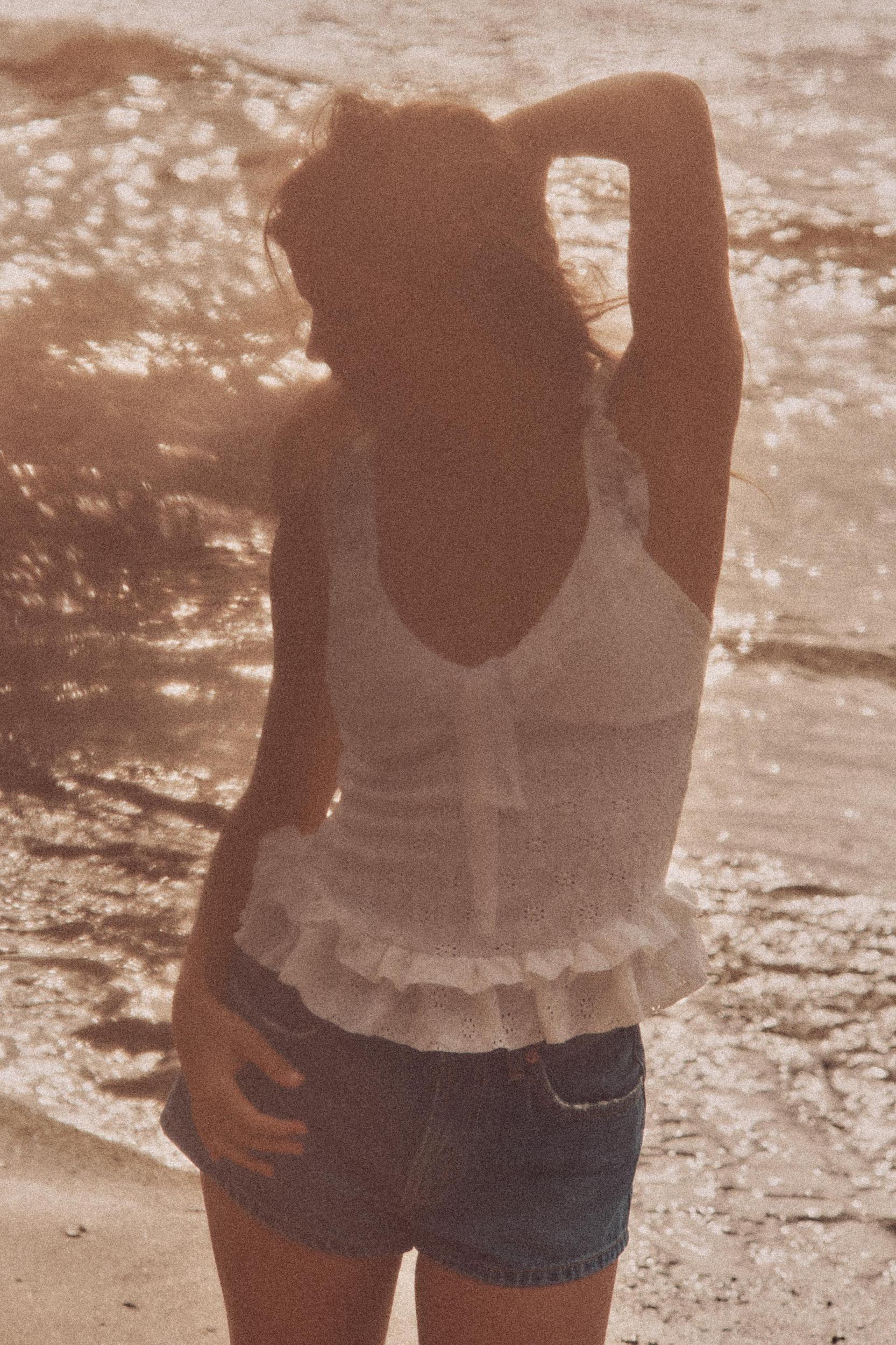 LACE RUFFLE TOP Product Image