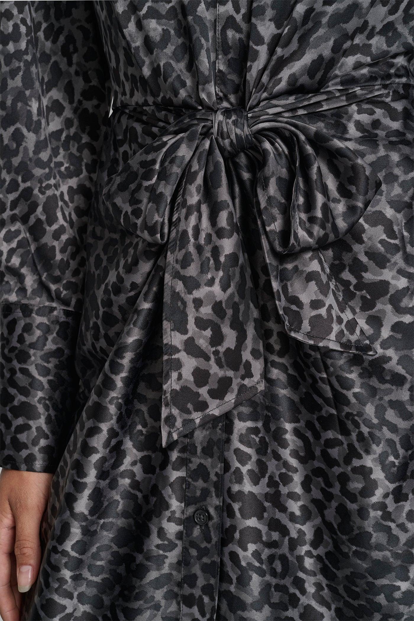 LONG SLEEVE BUTTON FRONT SHIRT DRESS WITH TIE WAIST Product Image