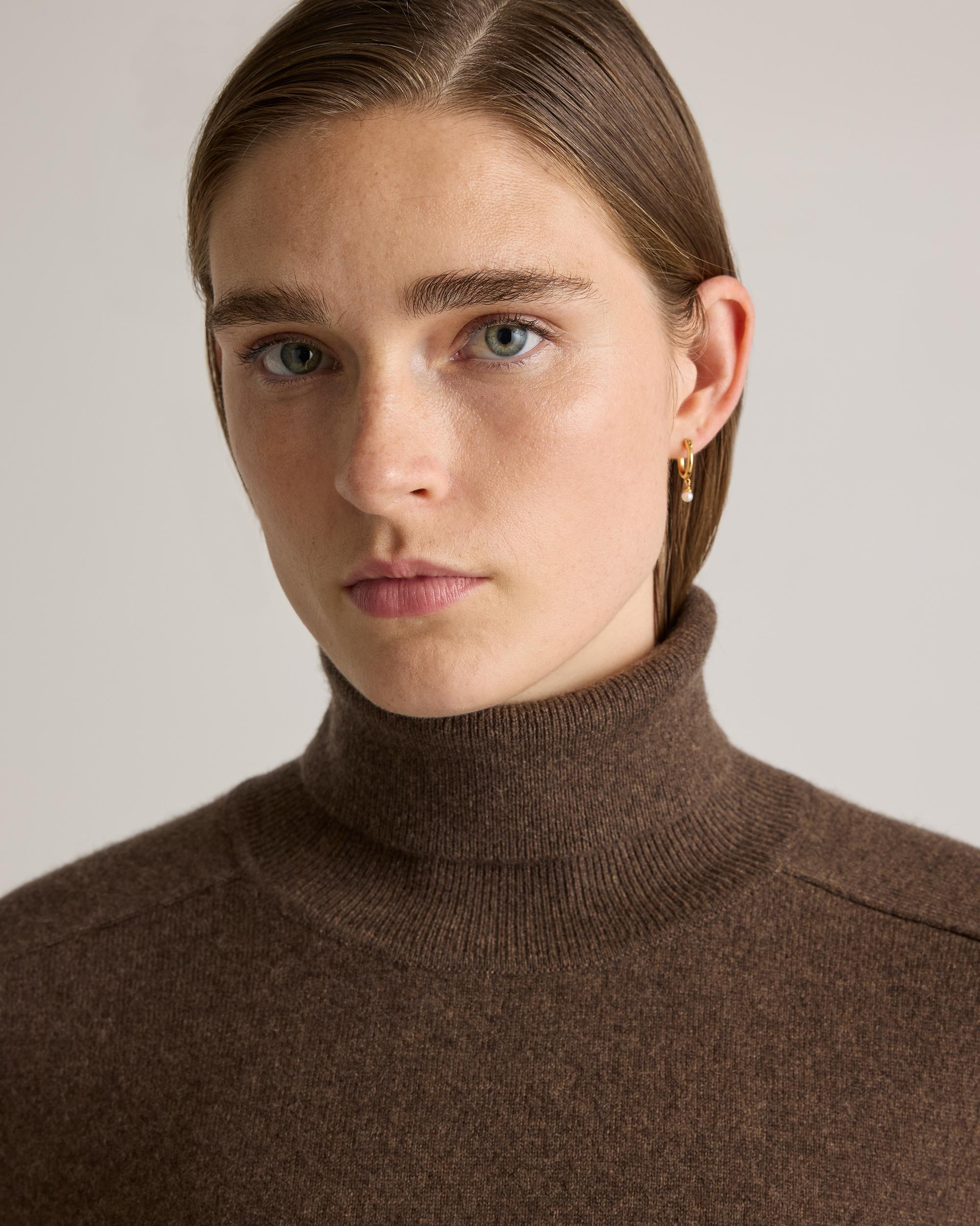 Quince | Women's Mongolian Cashmere Turtleneck Sweater Product Image