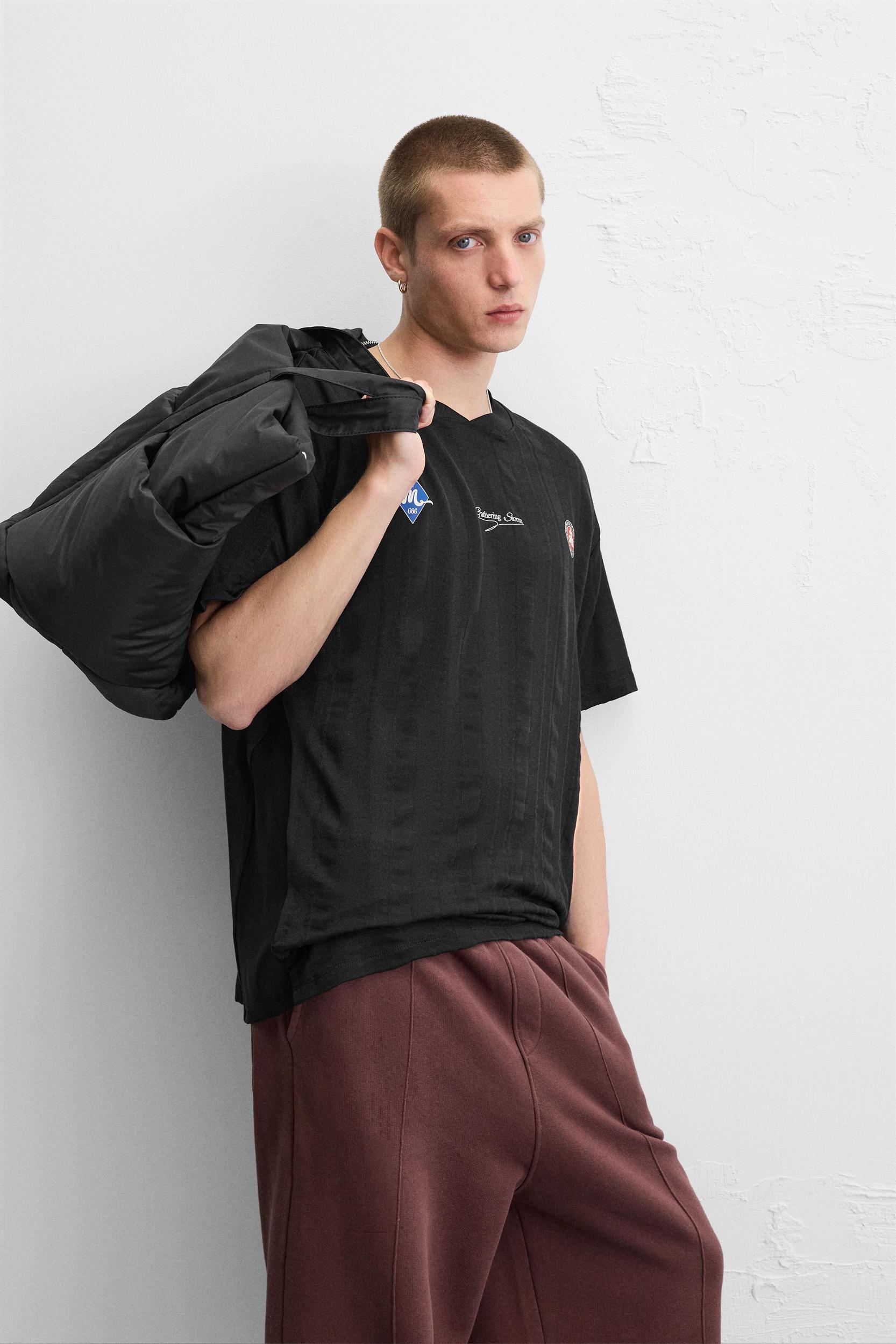 RETRO FOOTBALL PRINT T-SHIRT Product Image