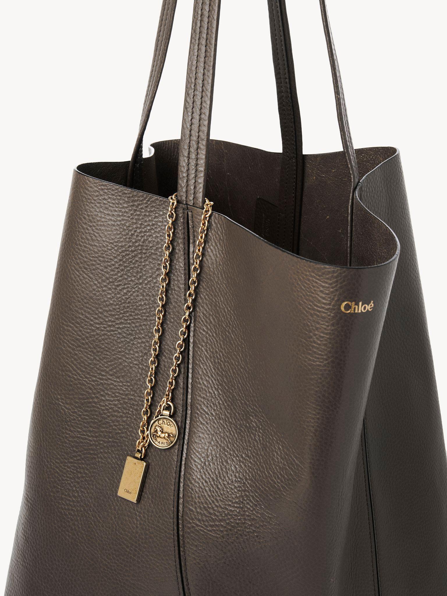 Large Chloé Spin tote bag in grained leather Product Image