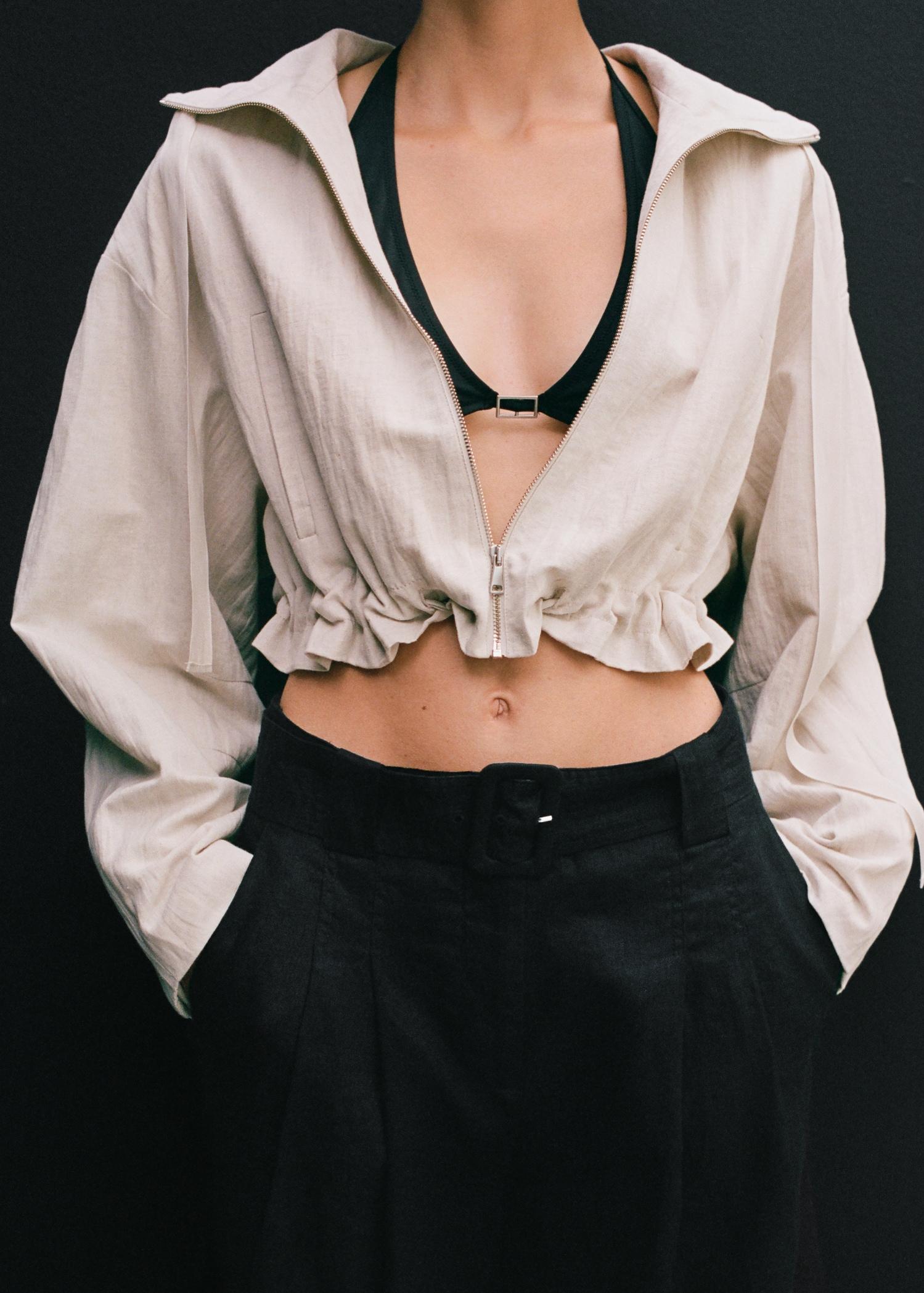 Belt linen-blend Bermuda shorts - Women | MANGO USA Product Image