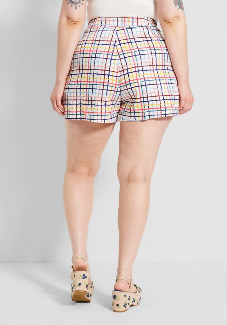 ModCloth x Collectif Summer Party Streamers Shorts Product Image