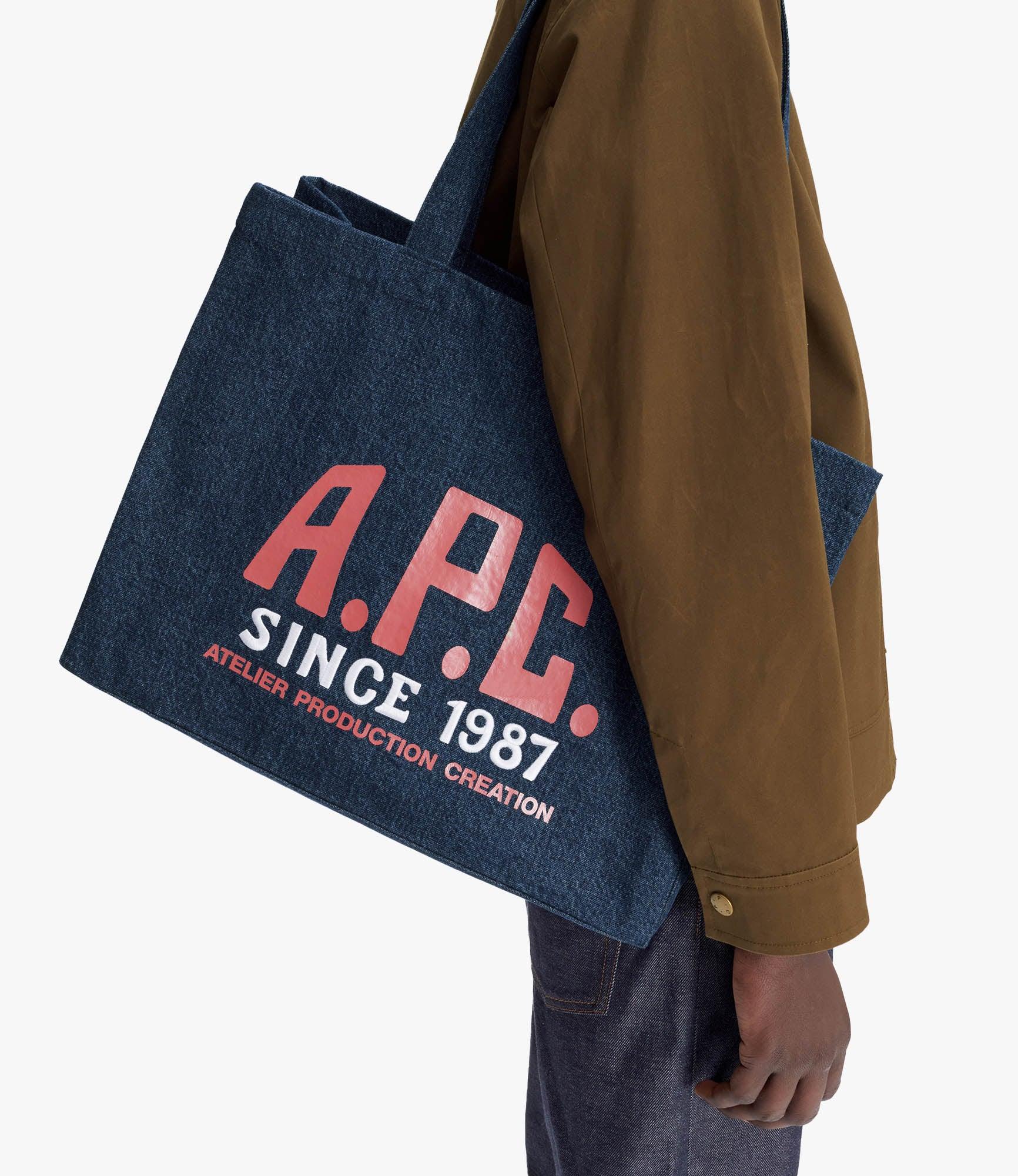 Diane Carpenter shopping bag Male Product Image