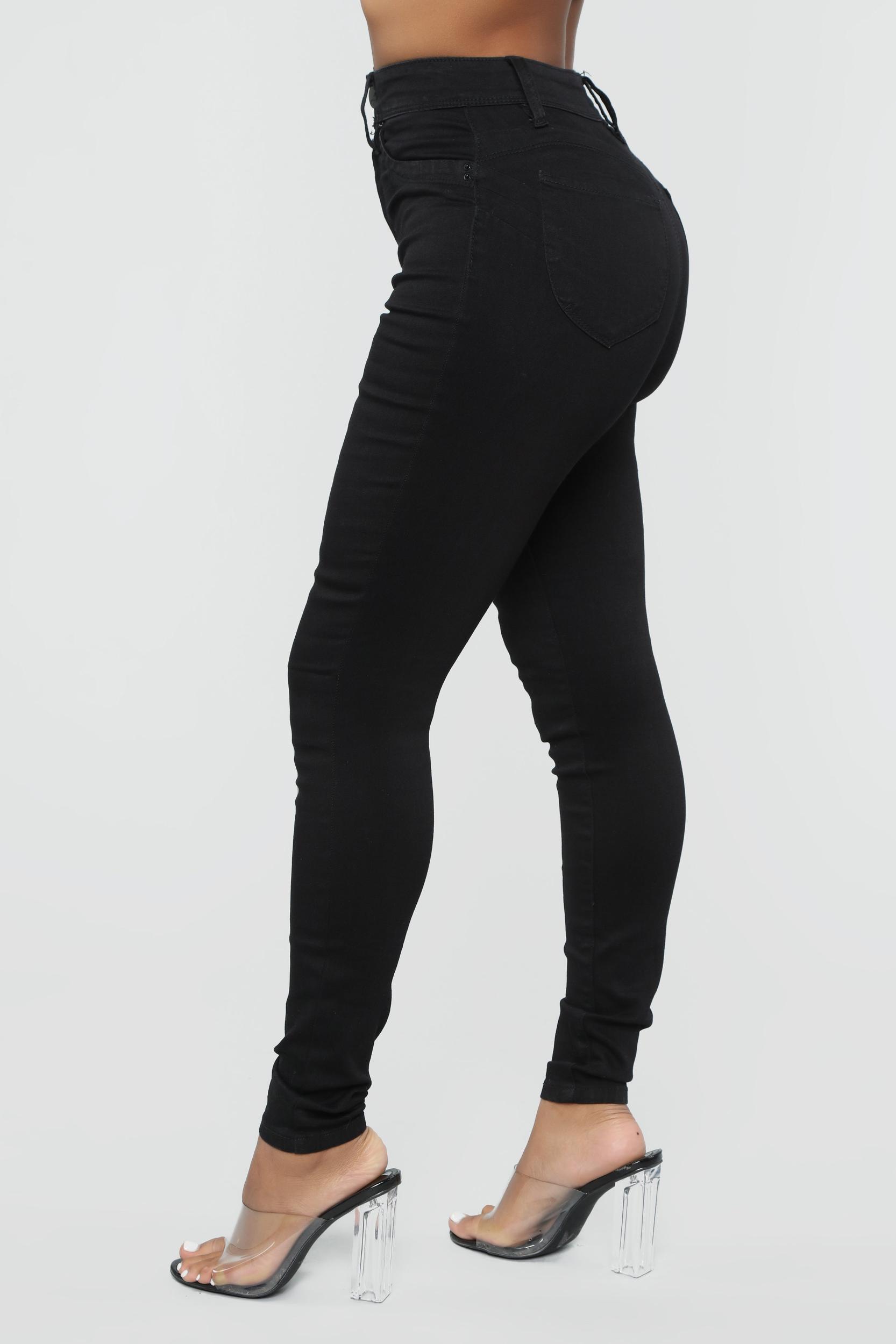 Statuesque Booty Lifting Jeans - Black Product Image