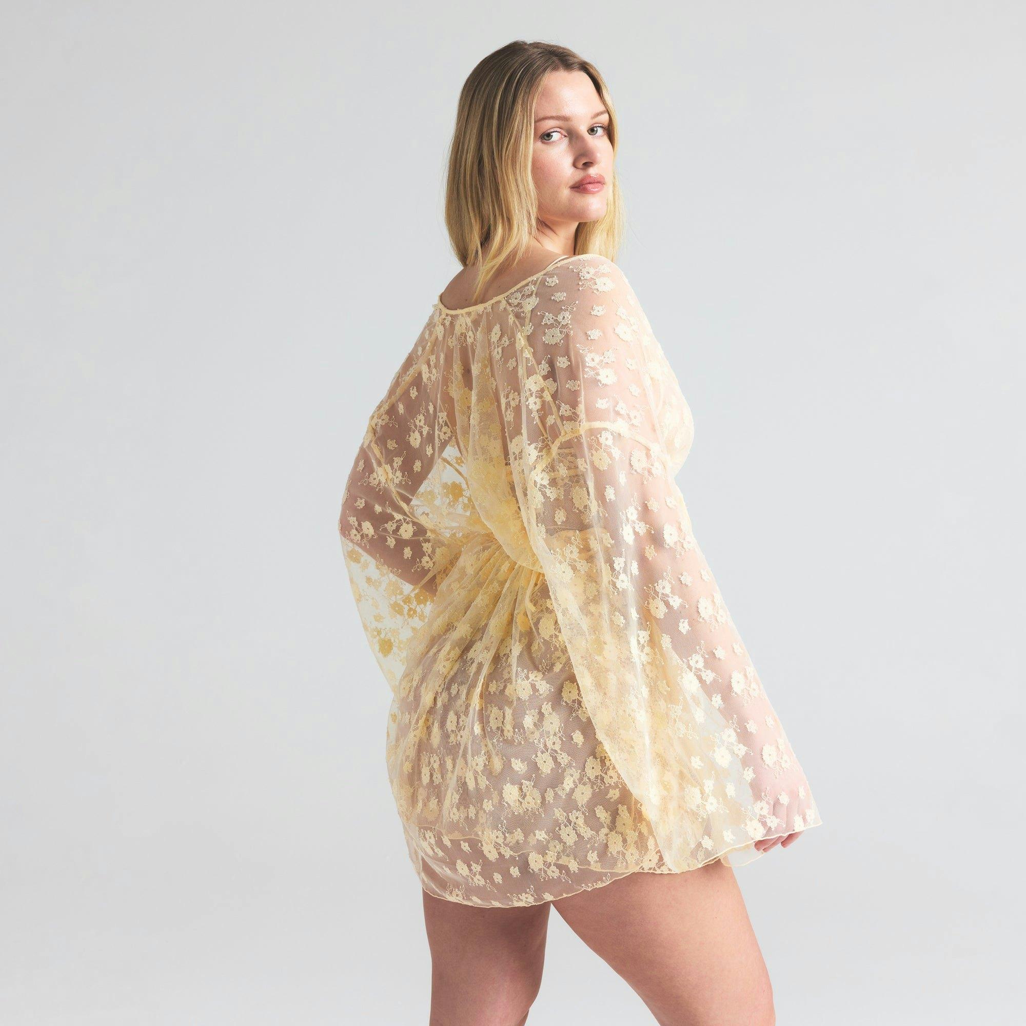 SPRING INTIMATES ROBE | BUTTER TWO TONE Product Image
