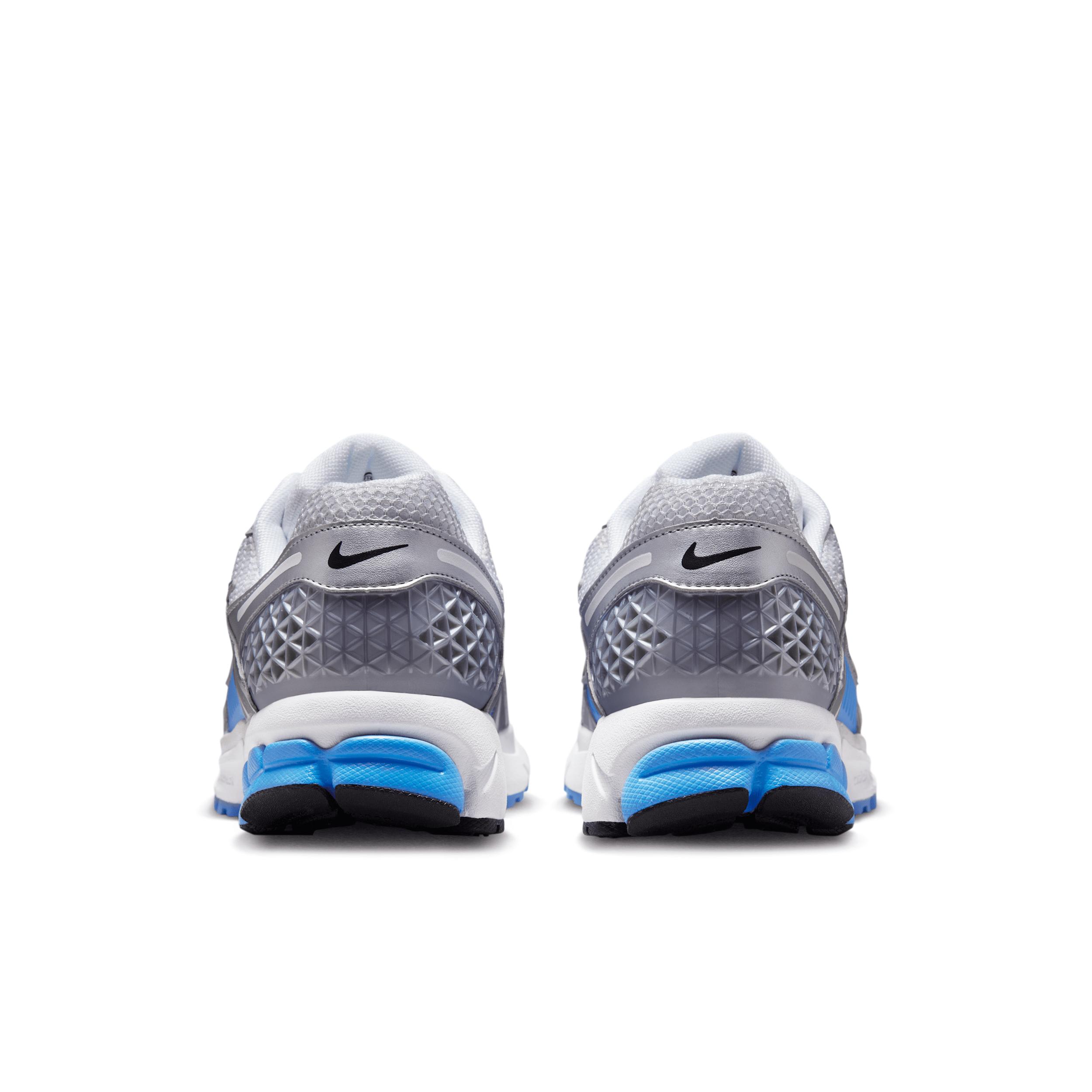 Nike Men's Zoom Vomero 5 Shoes Product Image