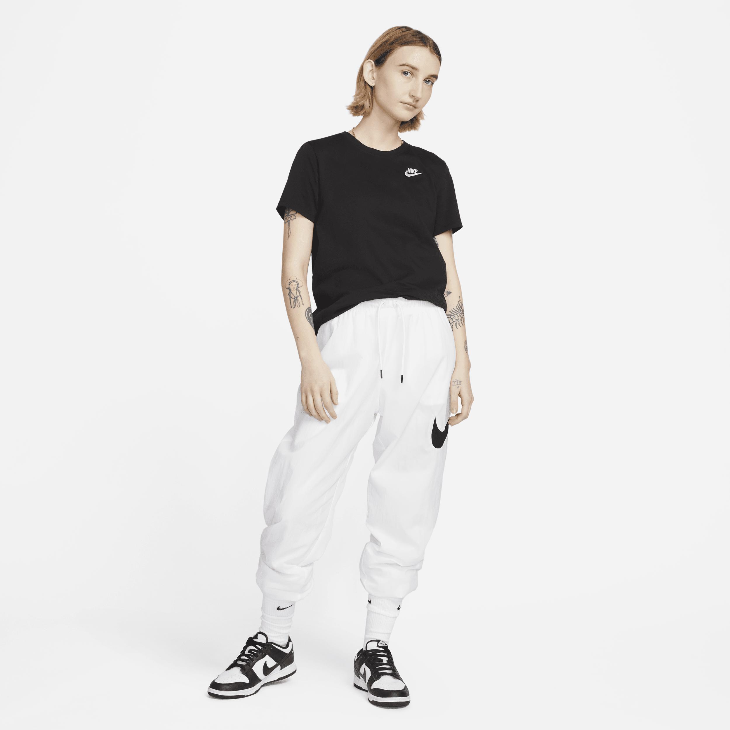 Women's Nike Sportswear Club Essentials Tee,  Product Image