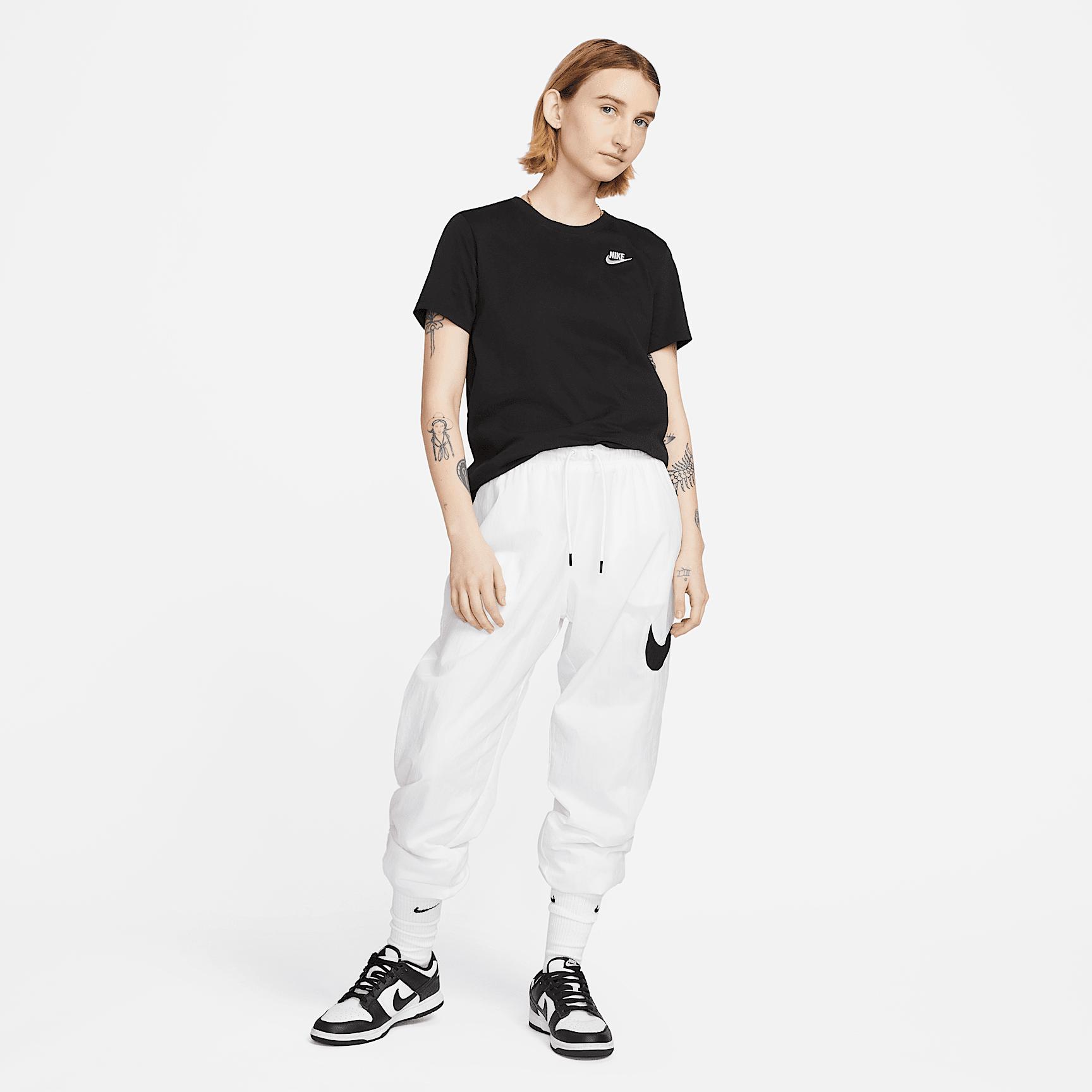 Women's Nike Sportswear Club Essentials Tee,  Product Image