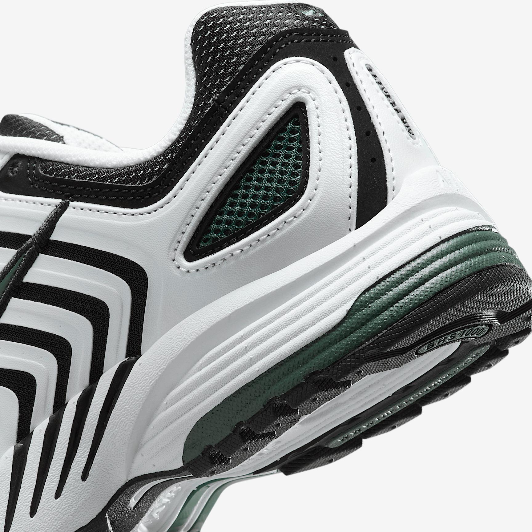 Nike Womens Air Pegasus 2005 Shoes | HQ5718-102 Product Image