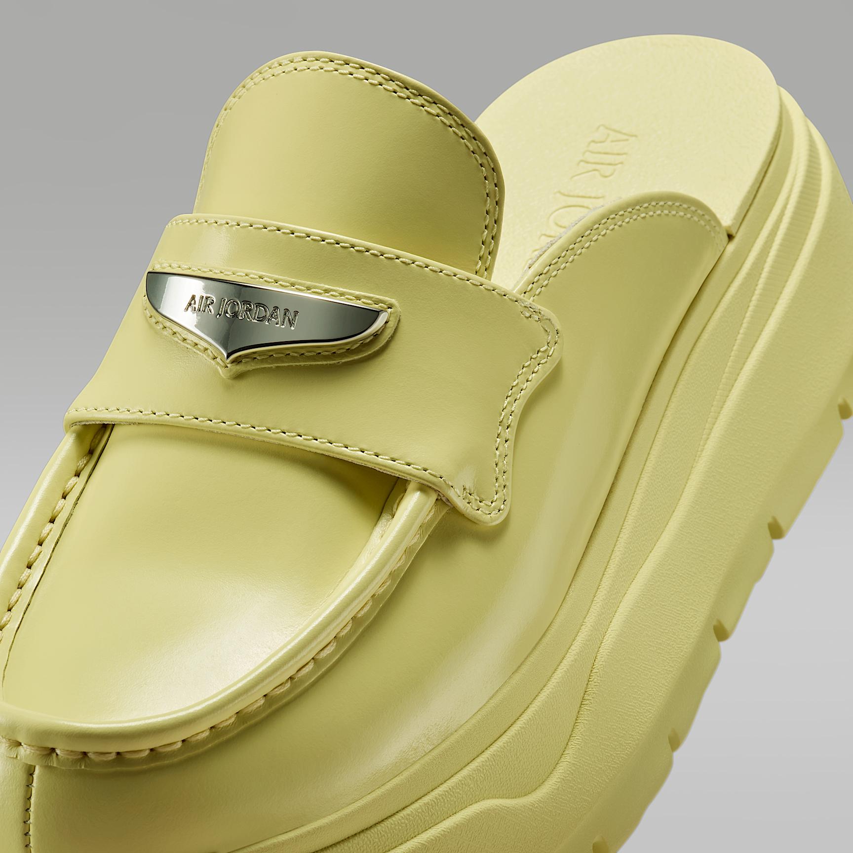 Air Jordan Mule Women's Shoes Product Image