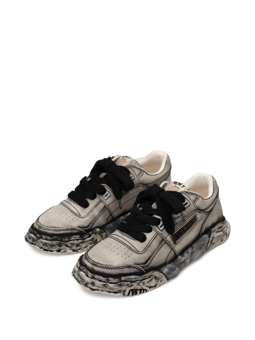 leather sneakers  Product Image