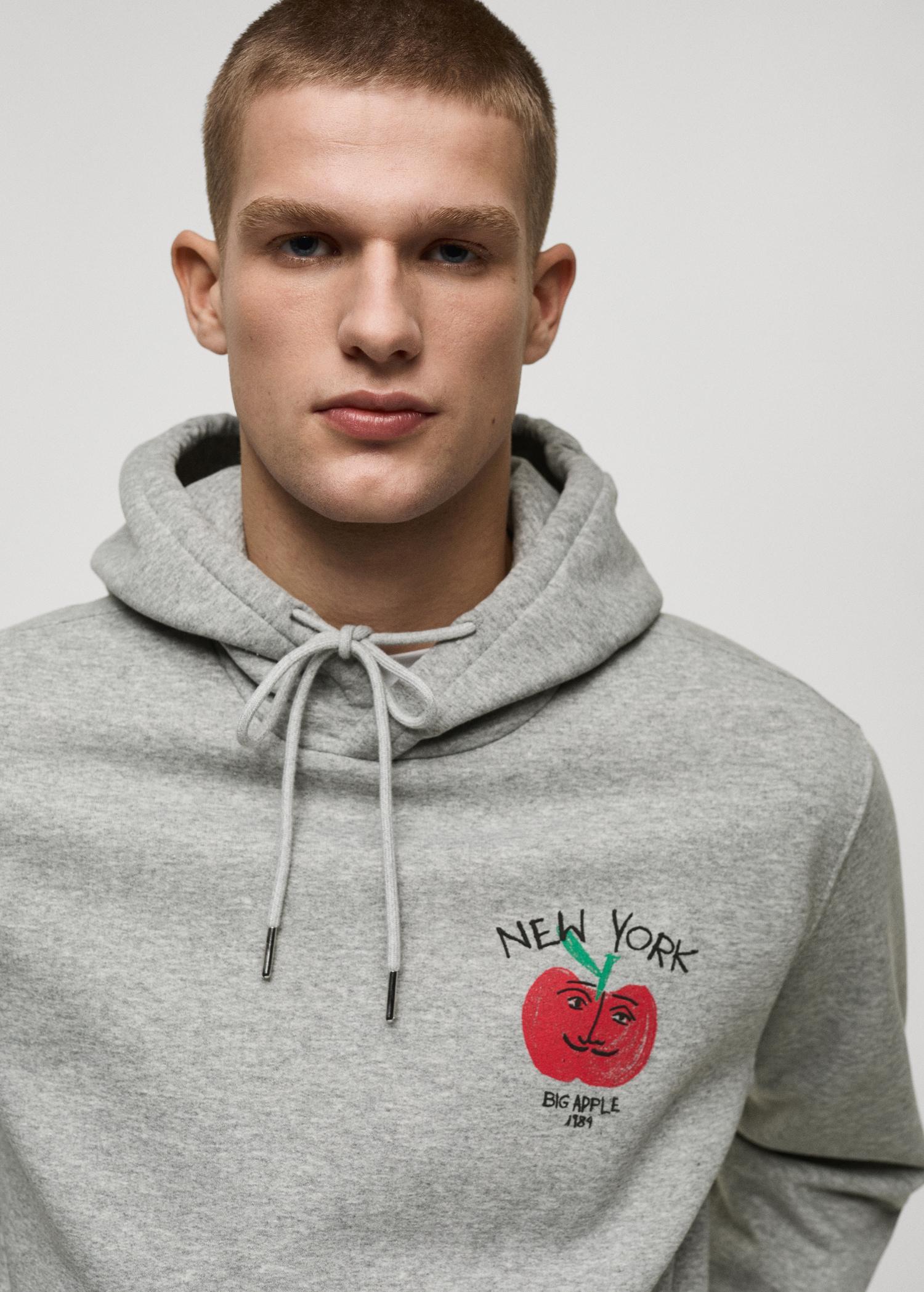 Graphic hooded sweatshirt - Men | MANGO USA Product Image